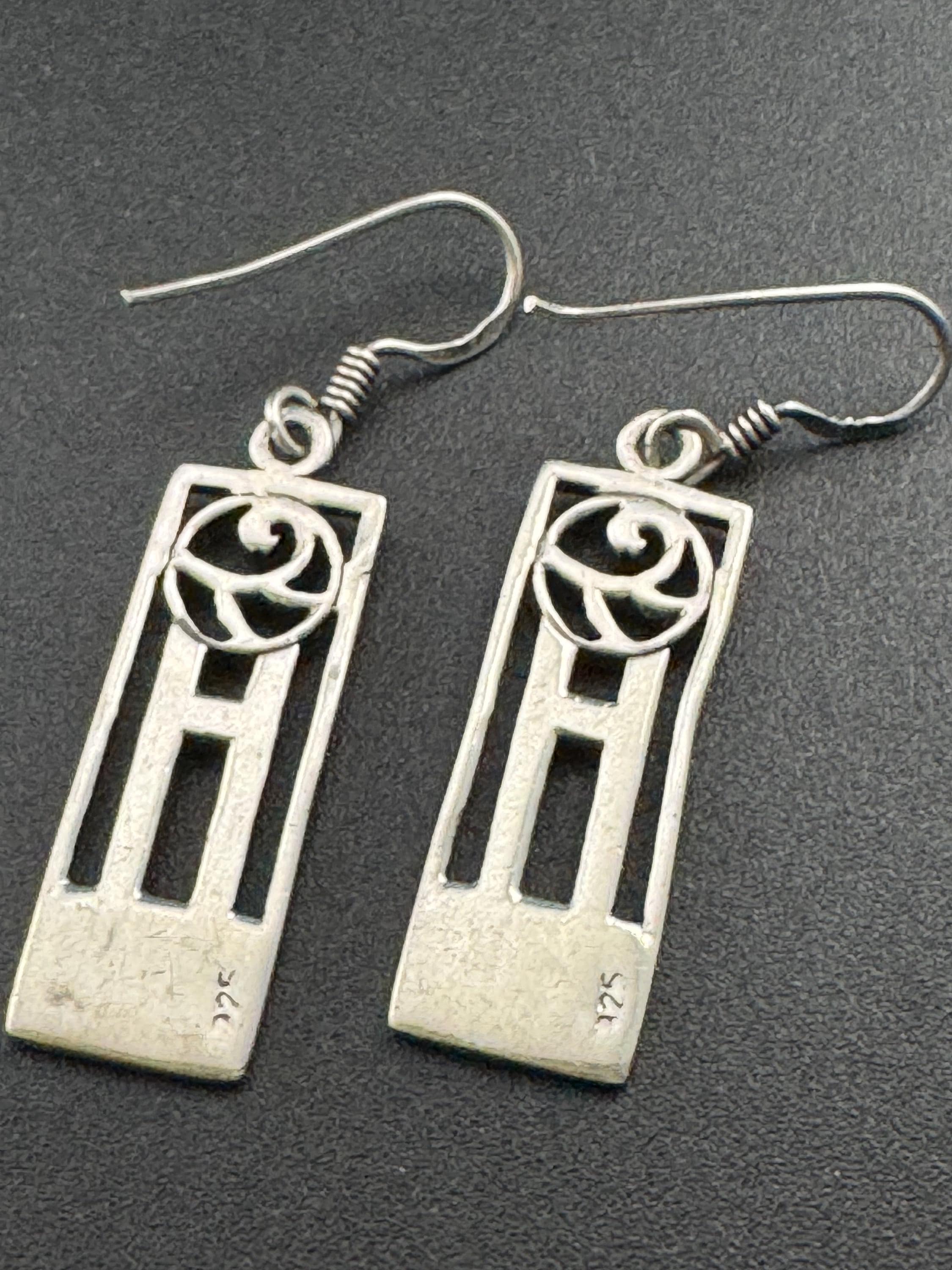 Art Nouveau style Sterling 925 Silver dangly Earrings Pierced cut out work