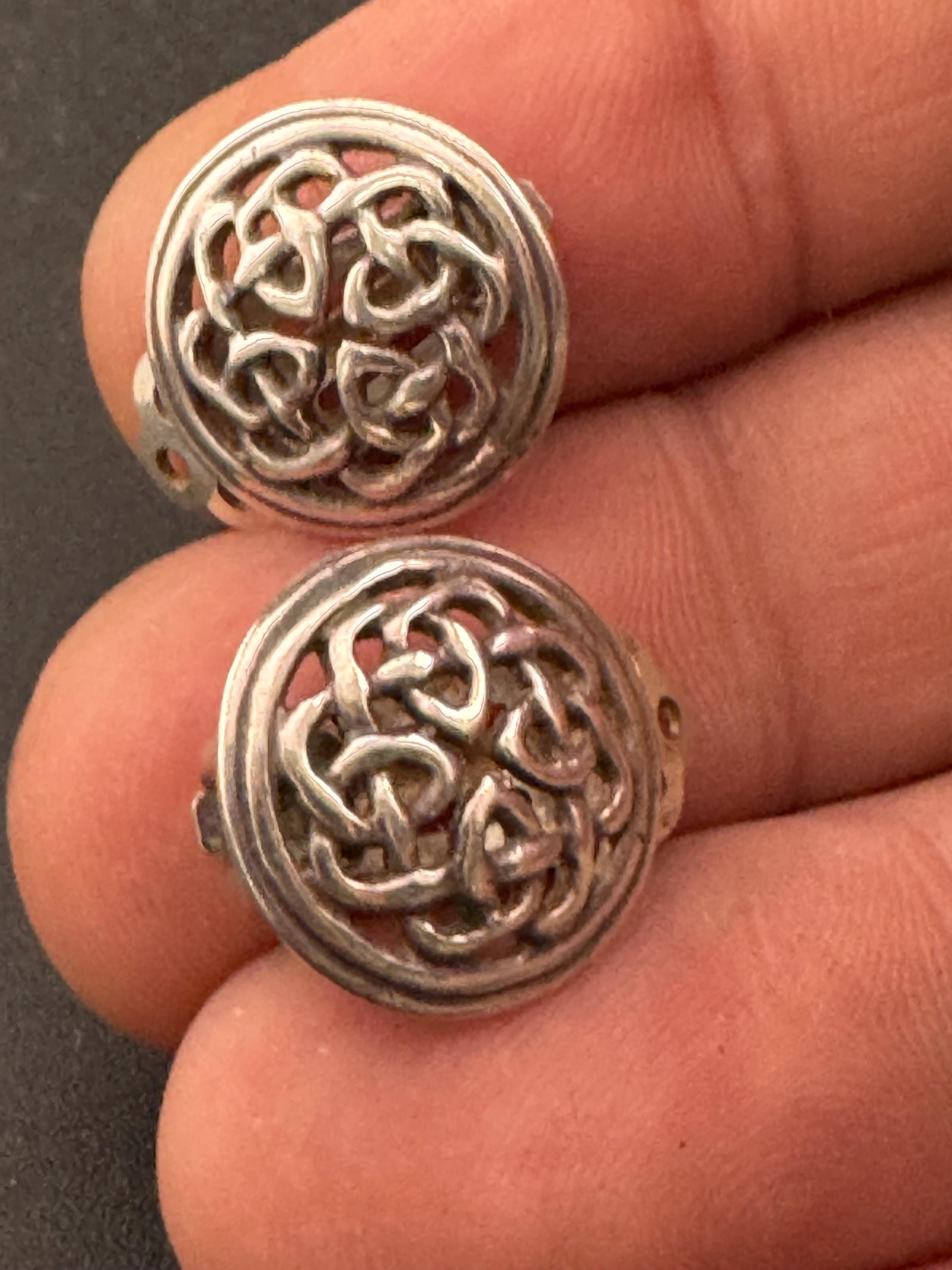 Small Vintage 925 arts and crafts style floral sterling silver clip on earrings 1.5cm