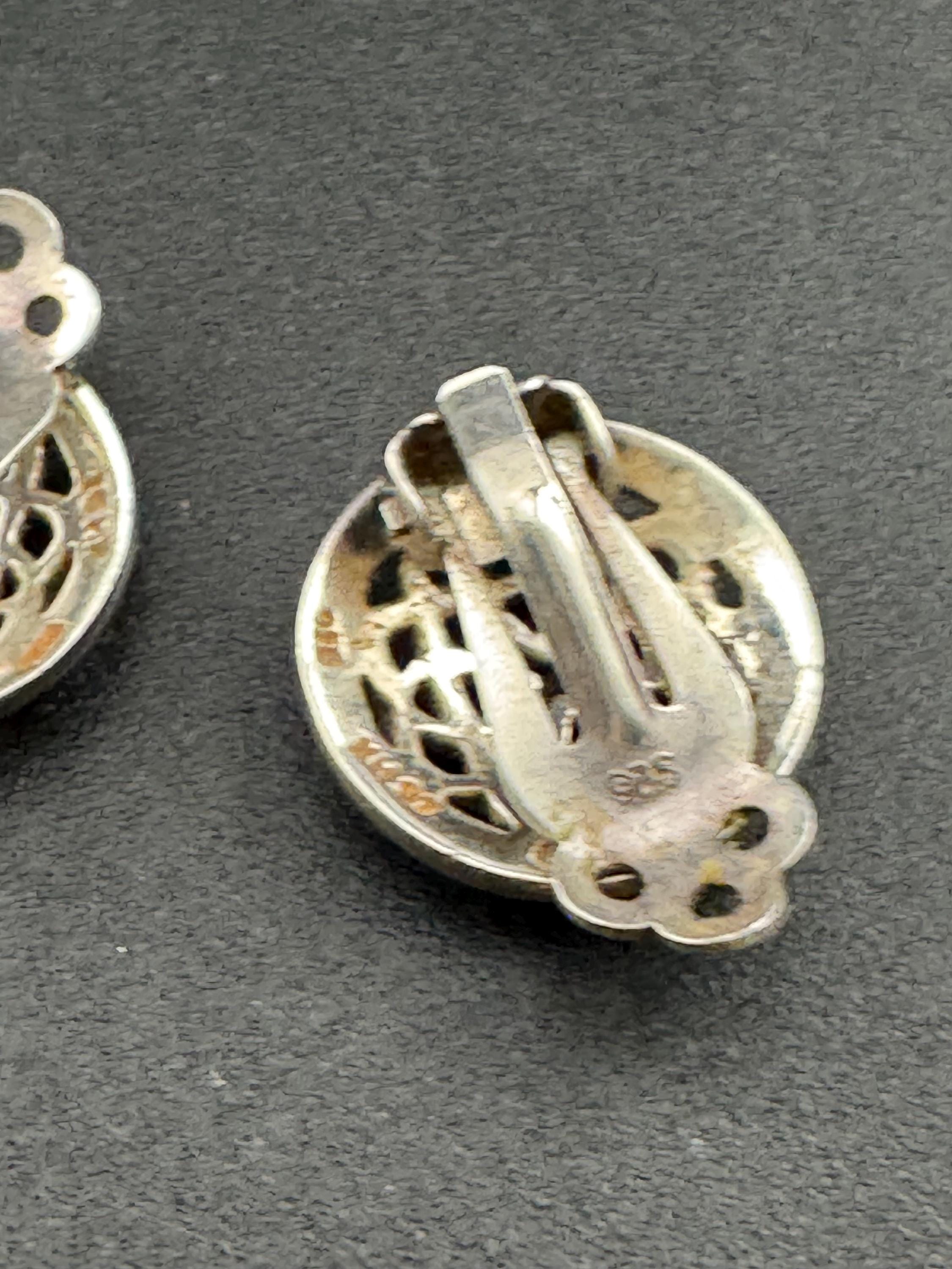 Small Vintage 925 arts and crafts style floral sterling silver clip on earrings 1.5cm
