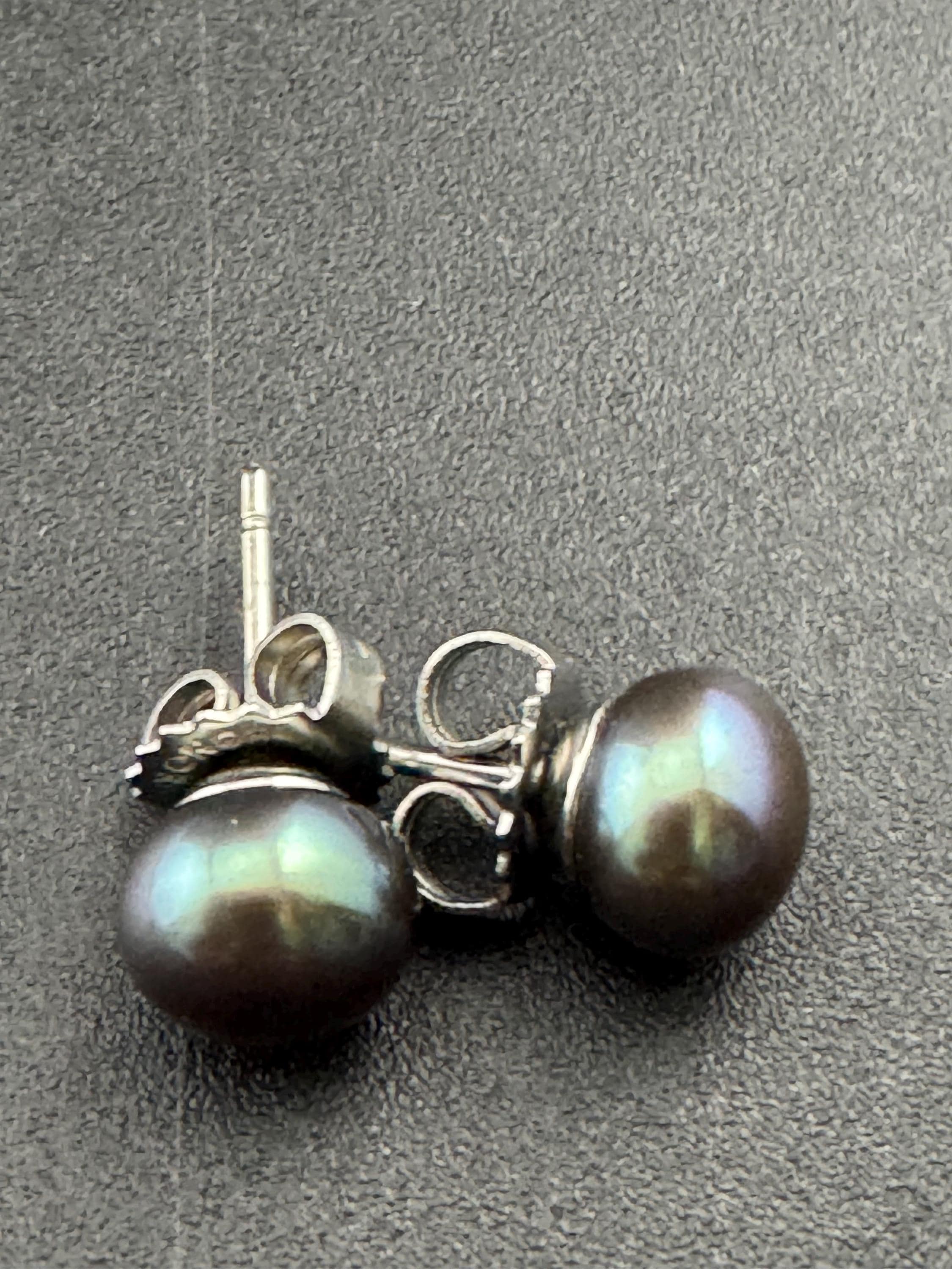 One pair of 925 Sterling silver genuine natural pearl small stud earrings choose bright pink, teal green or petrol grey
