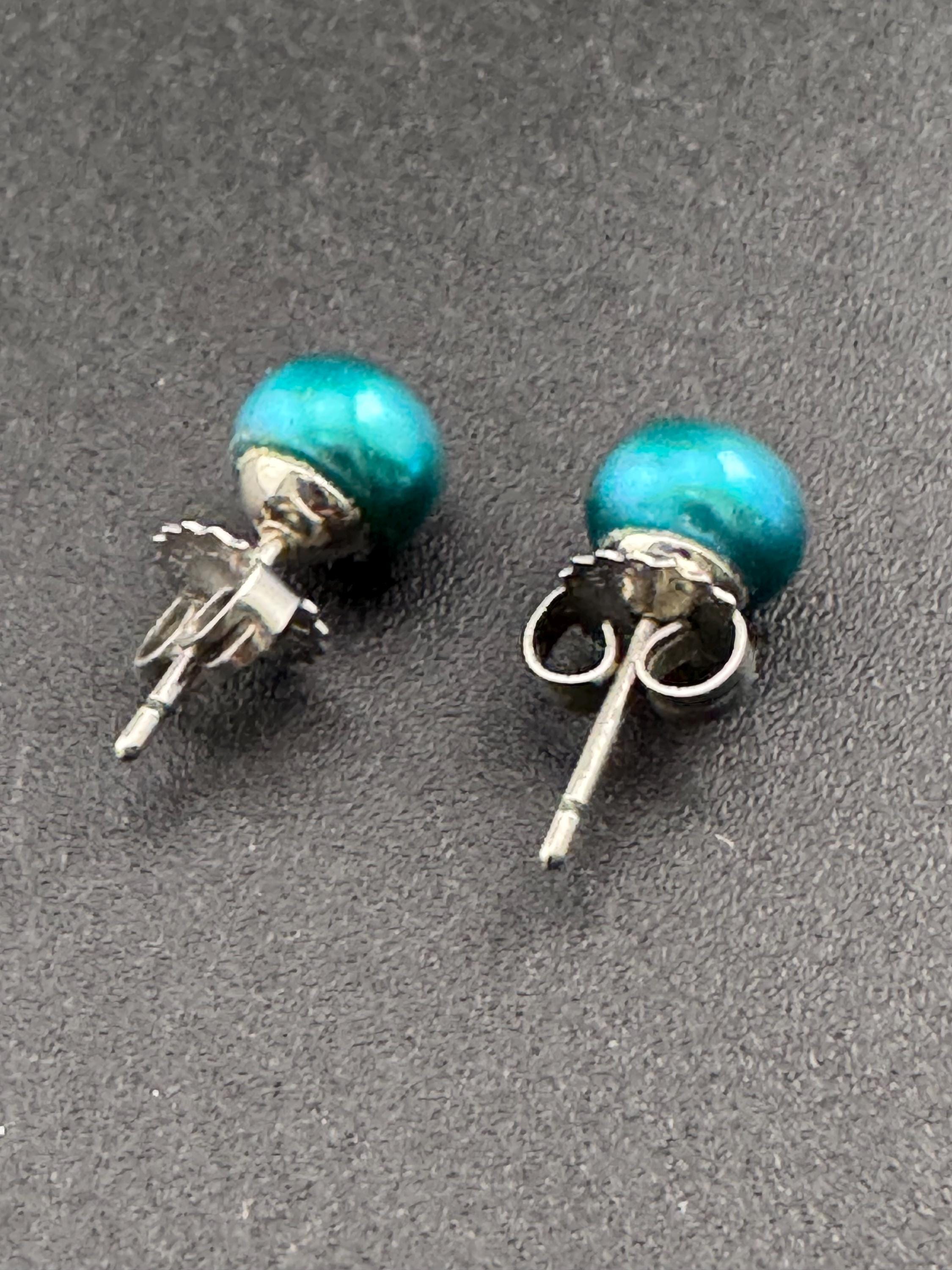 One pair of 925 Sterling silver genuine natural pearl small stud earrings choose bright pink, teal green or petrol grey
