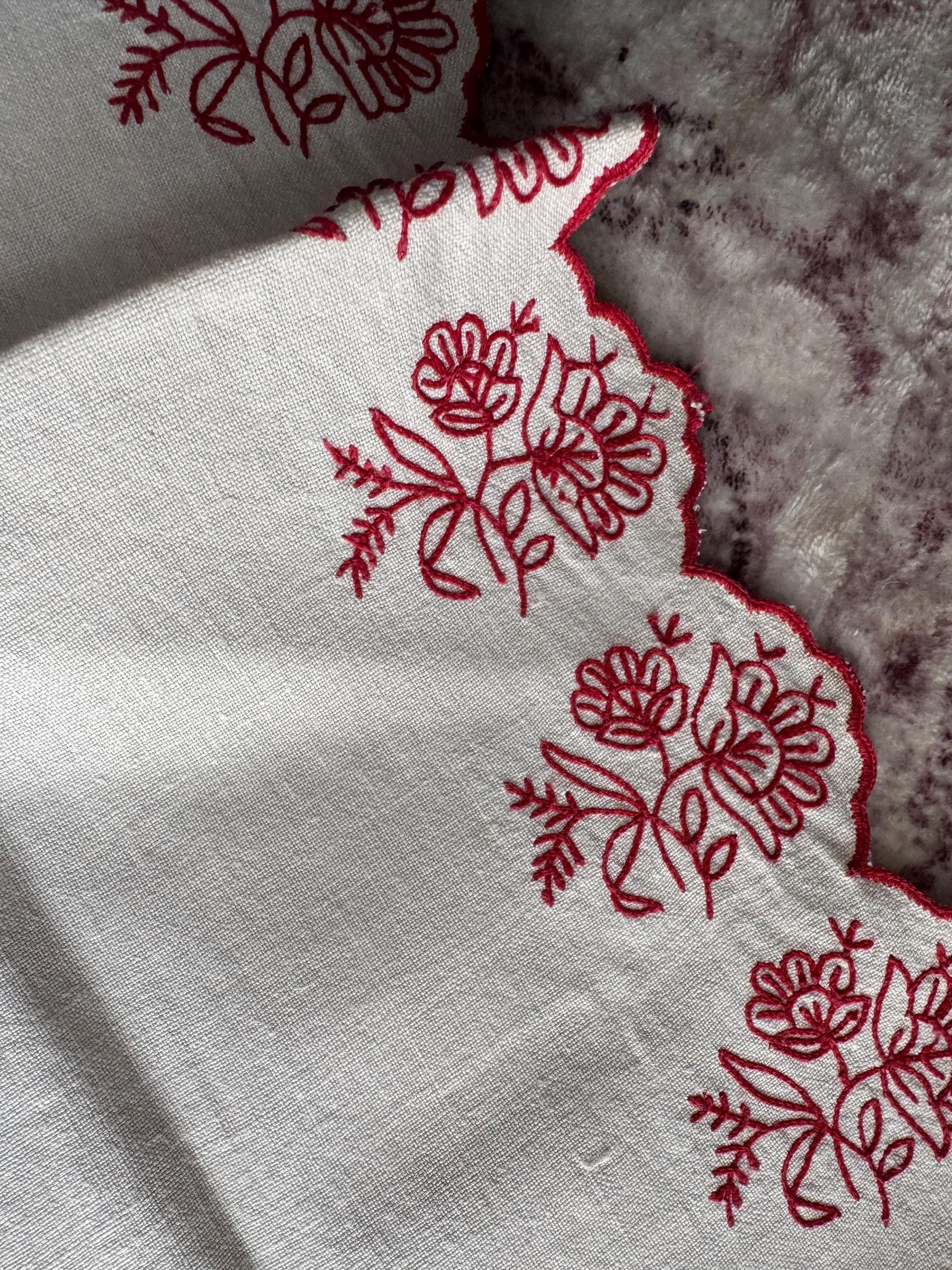 90 x 60cm Vintage Red embroidery off white beige heavy cotton linen tablecloth