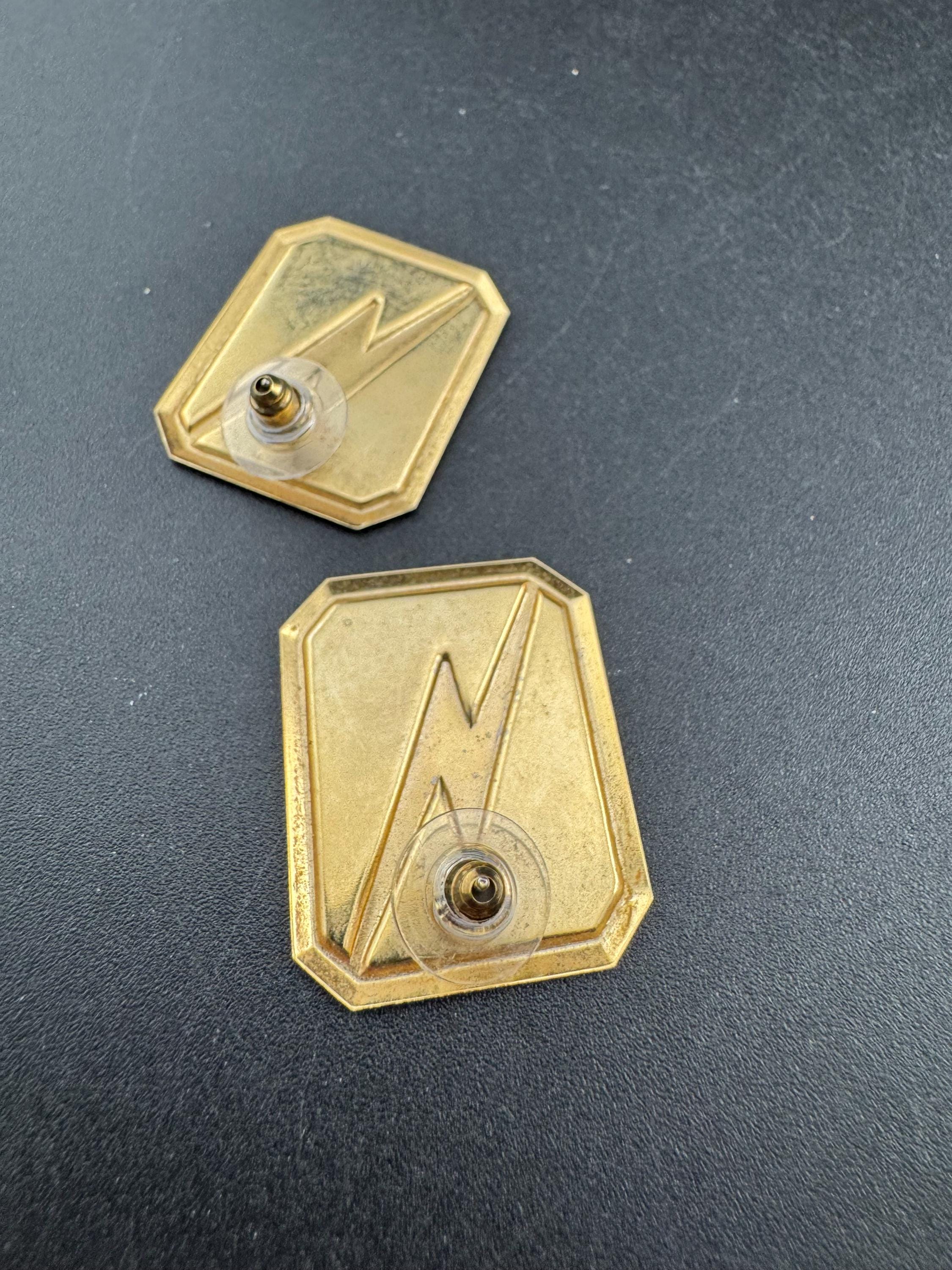 Vintage 1980s nude neutral cream enamel octagonal studs for pierced ears, stud earrings gold tone