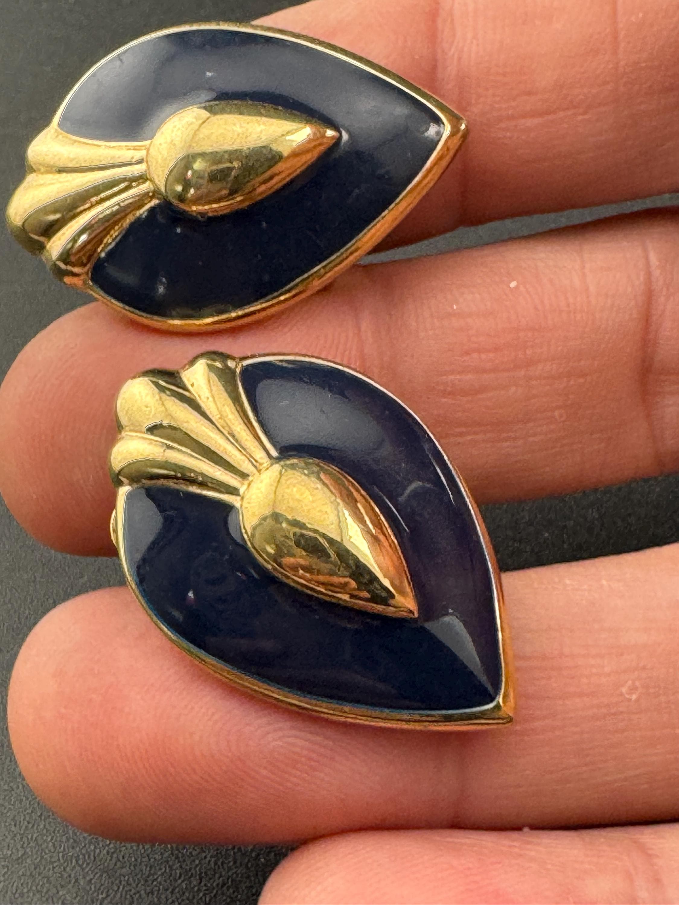 Signed Oscar de la renta designer navy blue enamel oversized 3.5cm teardrop clip on earrings, vintage gold plated