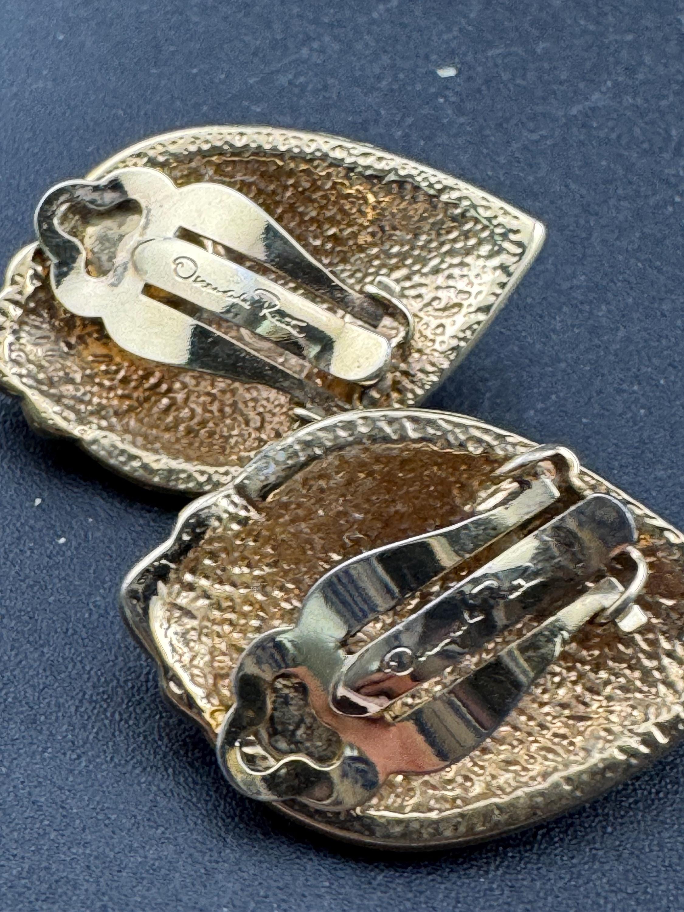 Signed Oscar de la renta designer navy blue enamel oversized 3.5cm teardrop clip on earrings, vintage gold plated