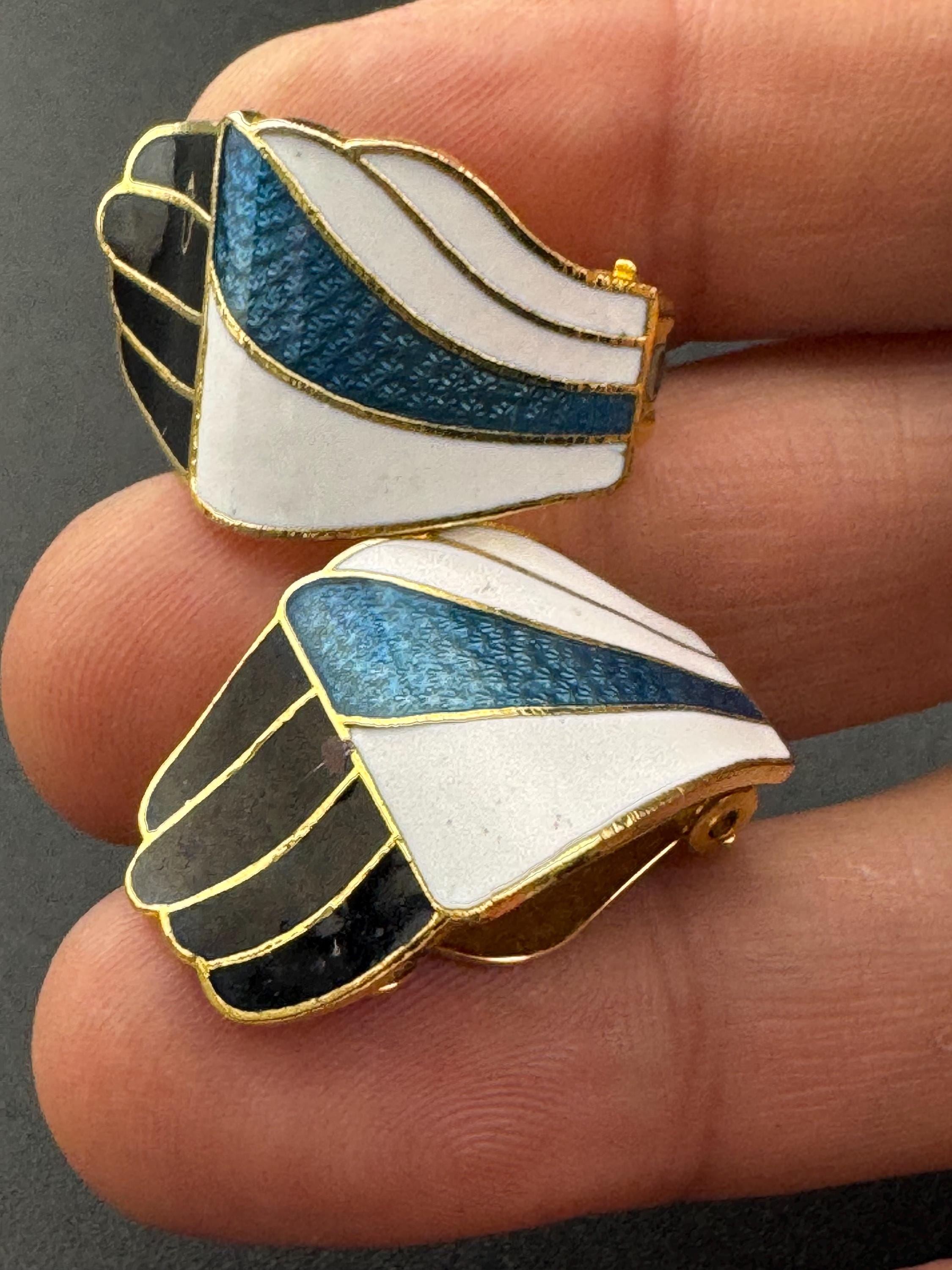 Vintage Retro pair black blue and white cloisonné enamel geometric half hoop curved clip on earrings gold tone