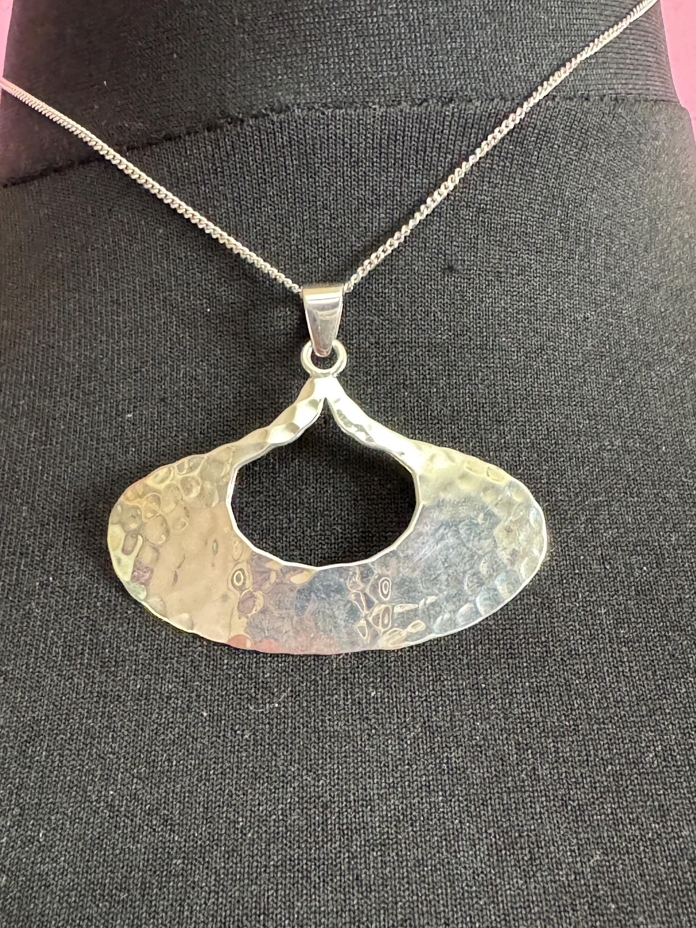 Vintage white metal unmarked modernist planished pendant necklace on a 925 sterling silver 41cm chain