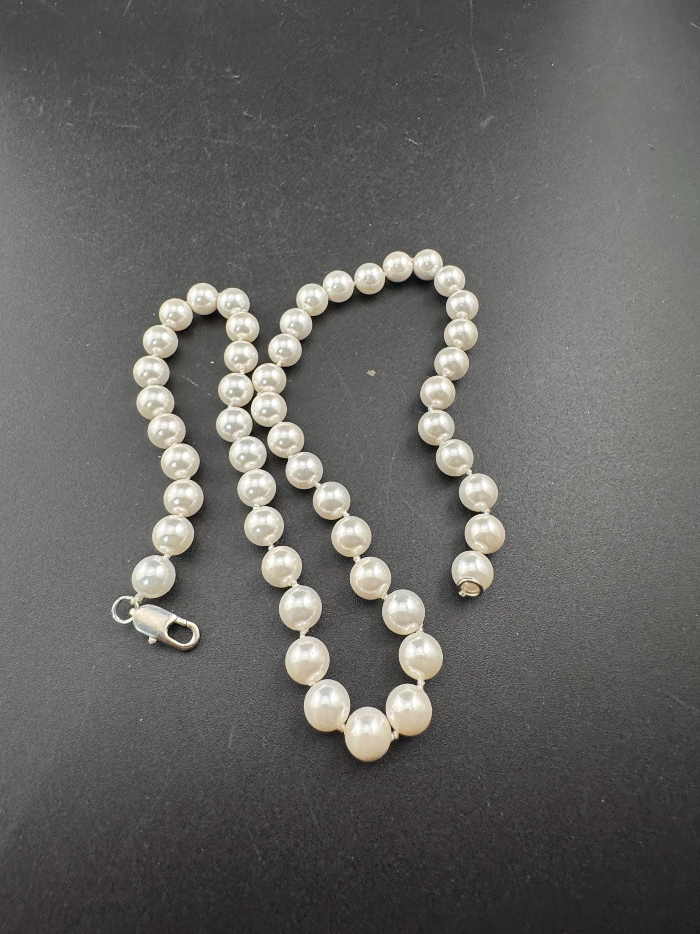 vintage white knotted glass pearl necklace modernist silver tone 46cm 8mm beads