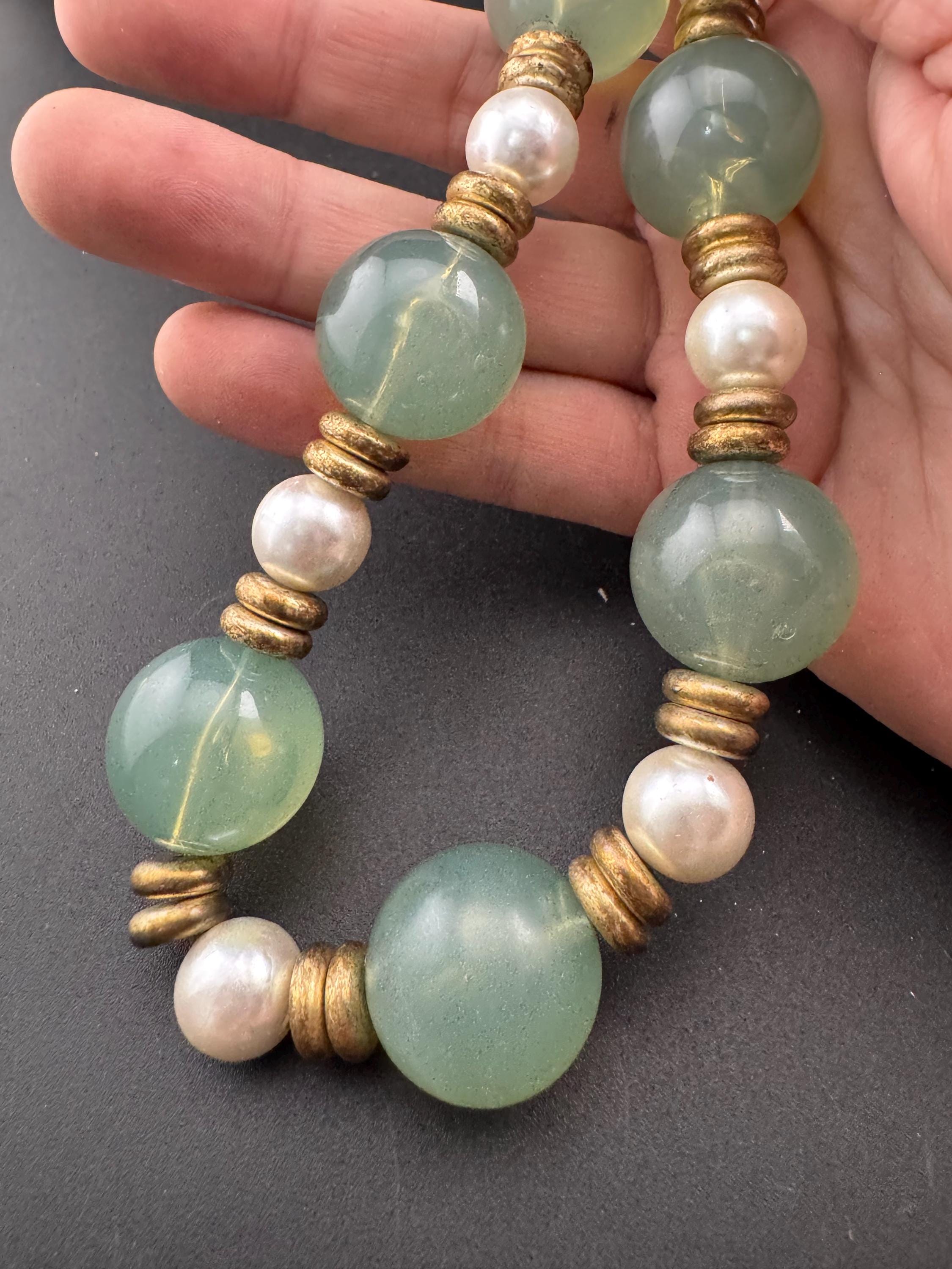 Vintage chunky 45 short 1.5cm green plastic beaded white faux pearl necklace with gold metal spacer beads