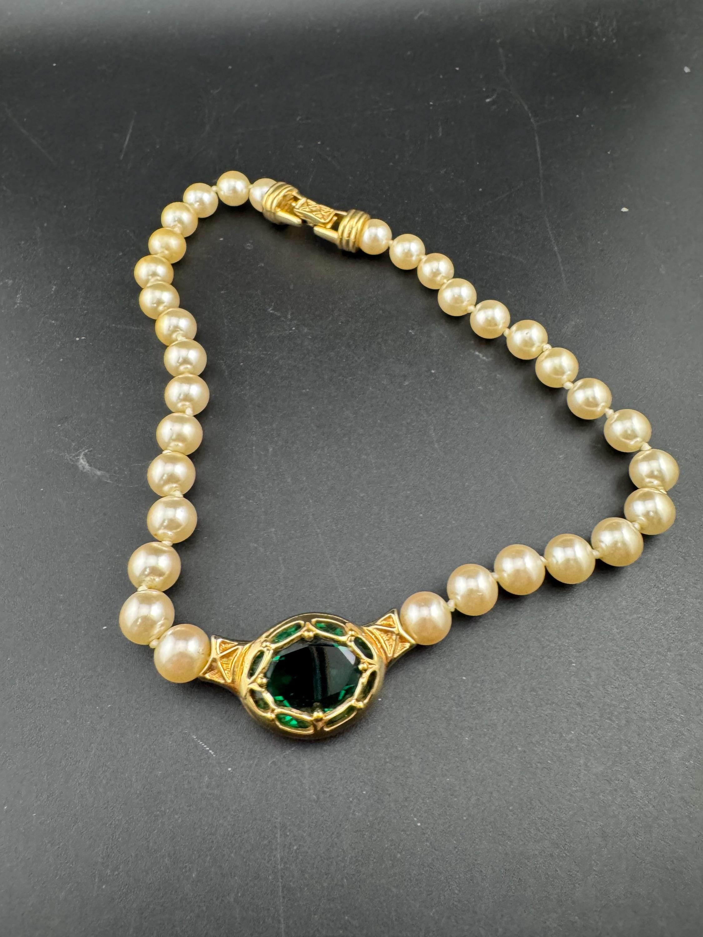 Signed early Swarovski gold plated high end emerald crystal oval cabochon faux pearl necklace 43cm