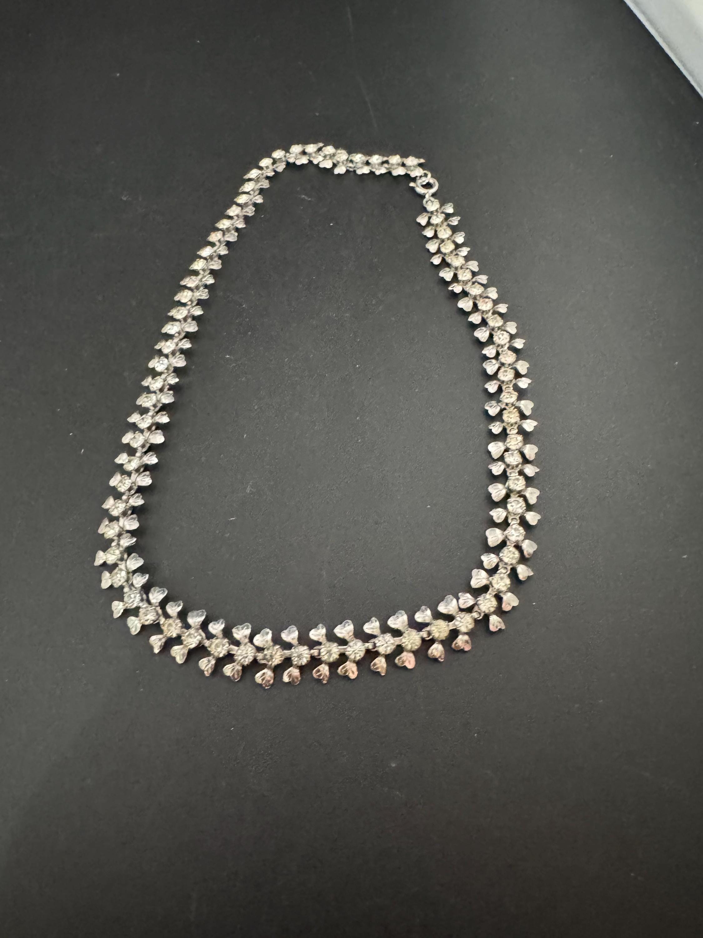 Dainty sit on the neck petite 40cm vintage clear diamanté rhinestone crystal silver tone choker necklace mid century