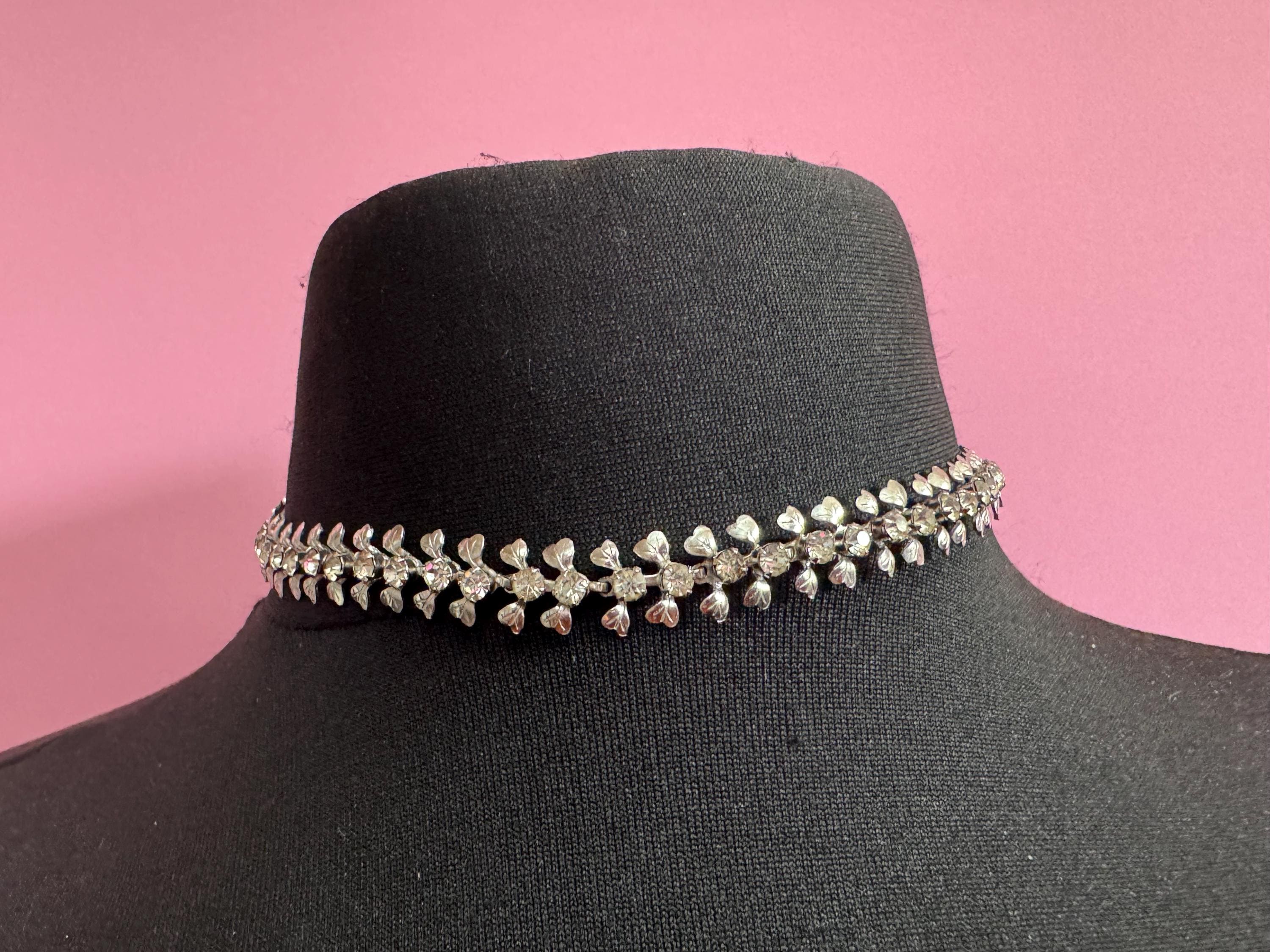 Dainty sit on the neck petite 40cm vintage clear diamanté rhinestone crystal silver tone choker necklace mid century