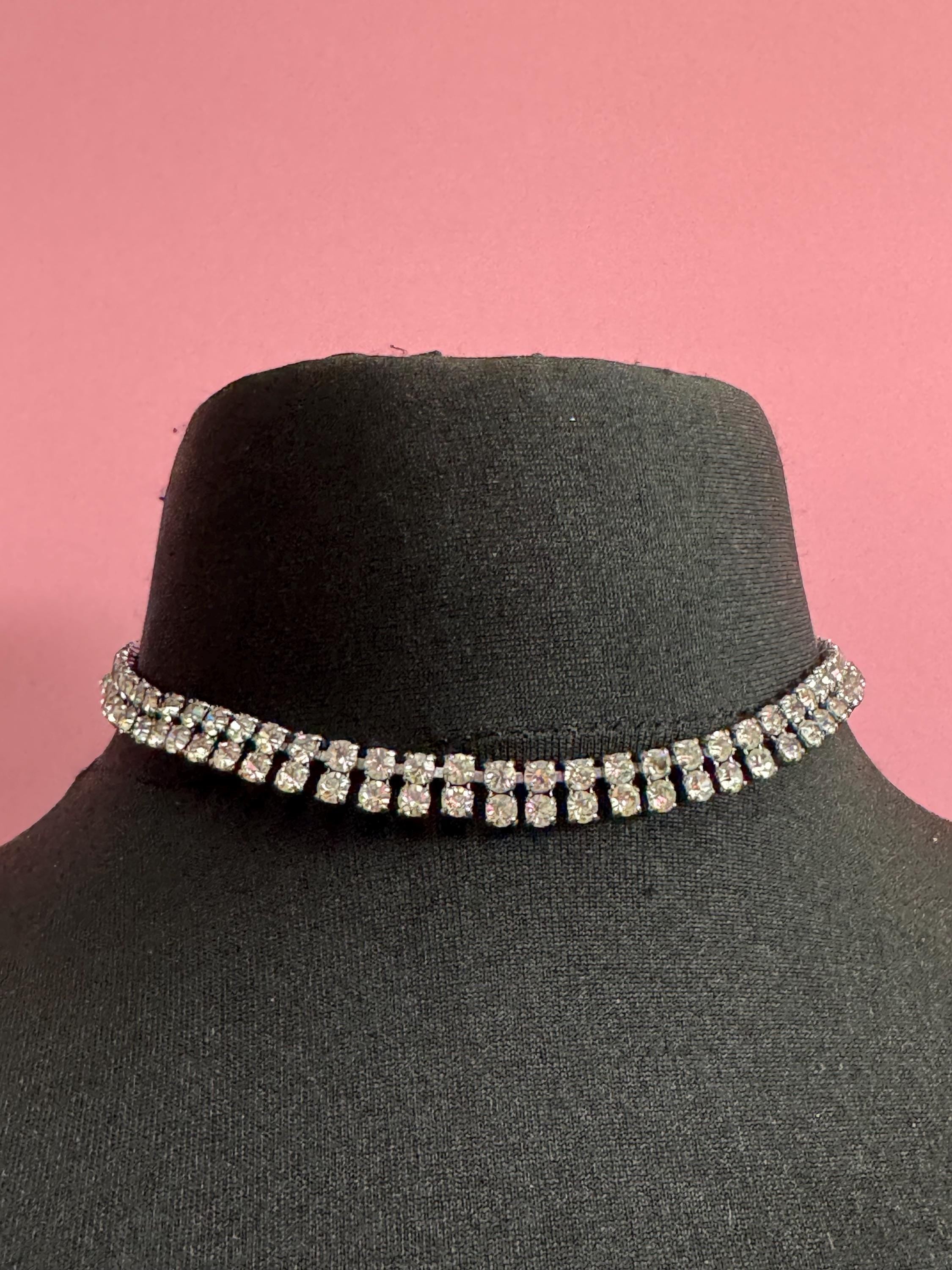 Dainty sit on the neck petite 39cm vintage clear diamanté rhinestone crystal silver tone choker necklace mid century
