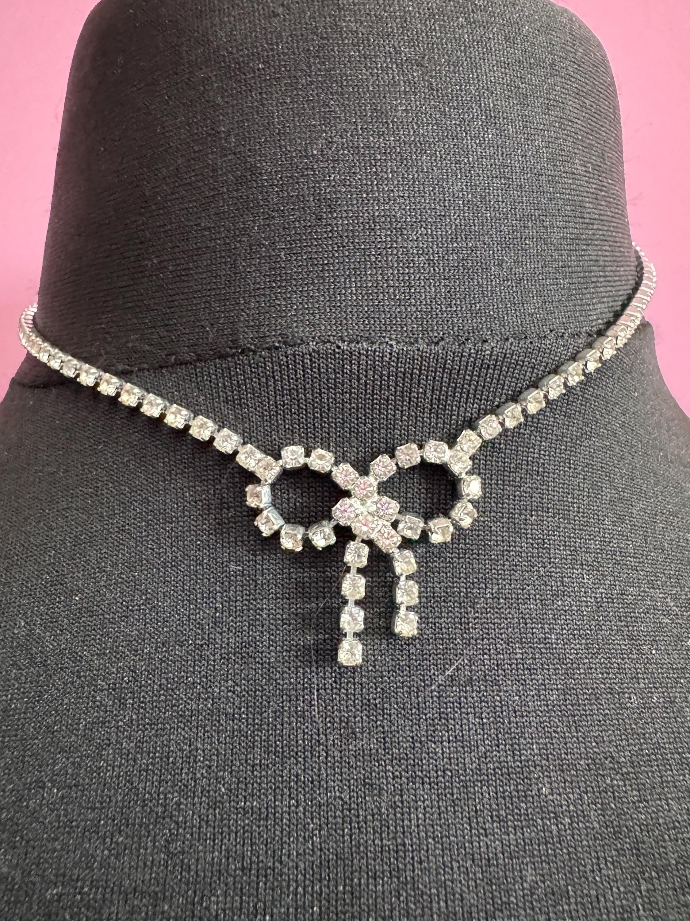 Dainty sit on the neck petite 39cm vintage clear diamanté rhinestone crystal silver tone bow detail choker necklace mid century