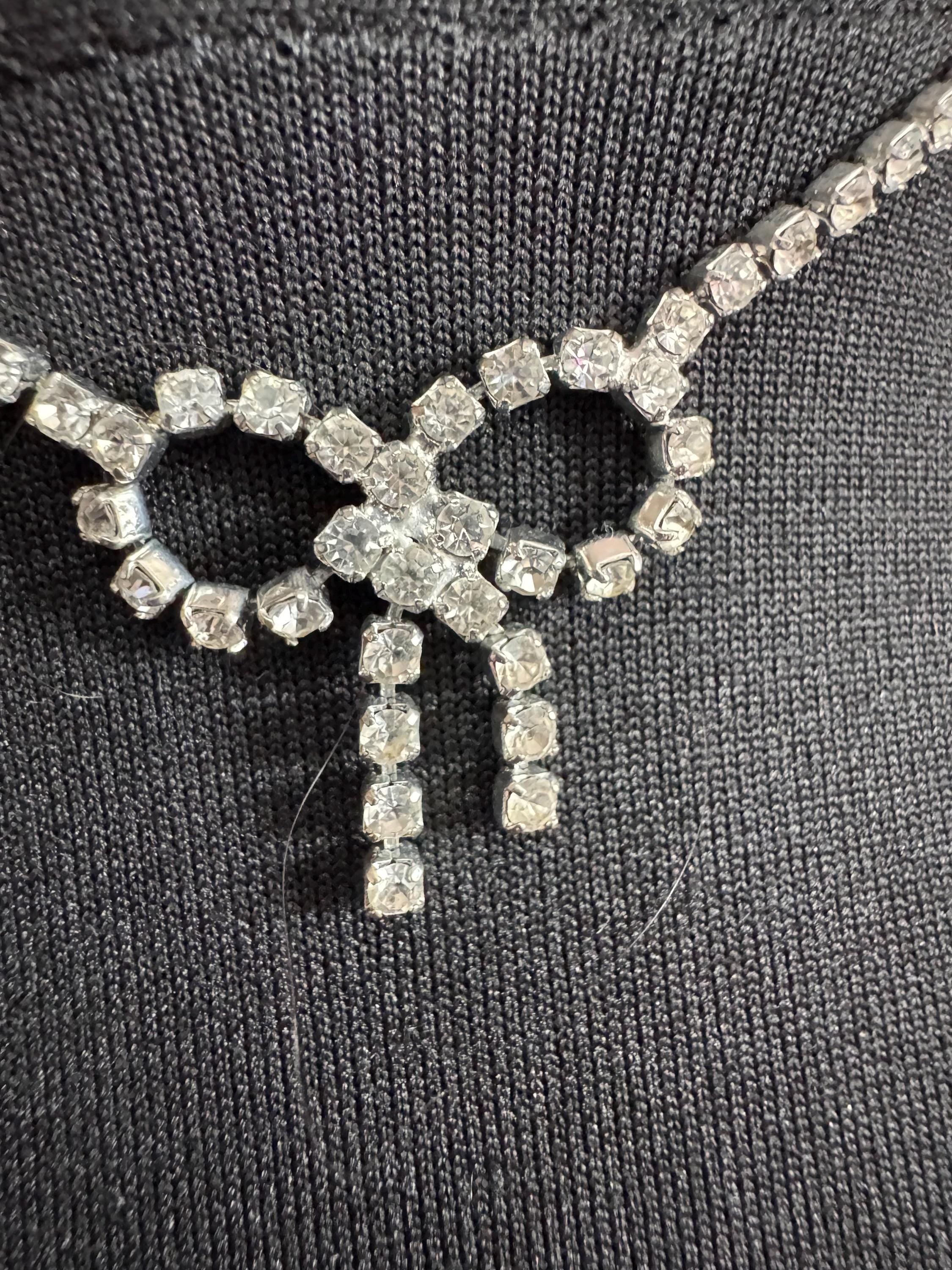 Dainty sit on the neck petite 39cm vintage clear diamanté rhinestone crystal silver tone bow detail choker necklace mid century