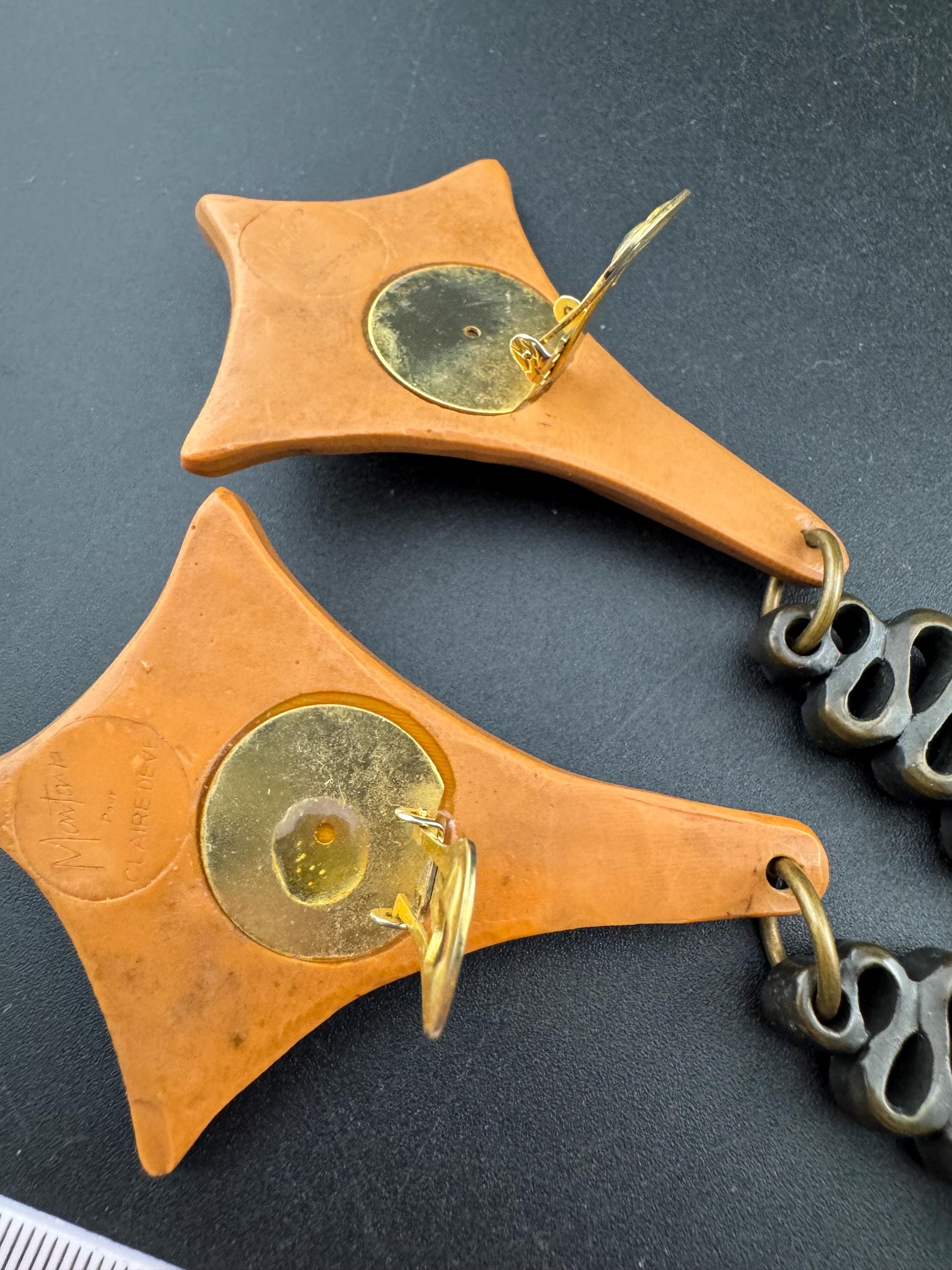 1980s signed Clare Deve for Claude Montana high end oversized pair of brown and tan resin clip on drop earrings , Paris designer