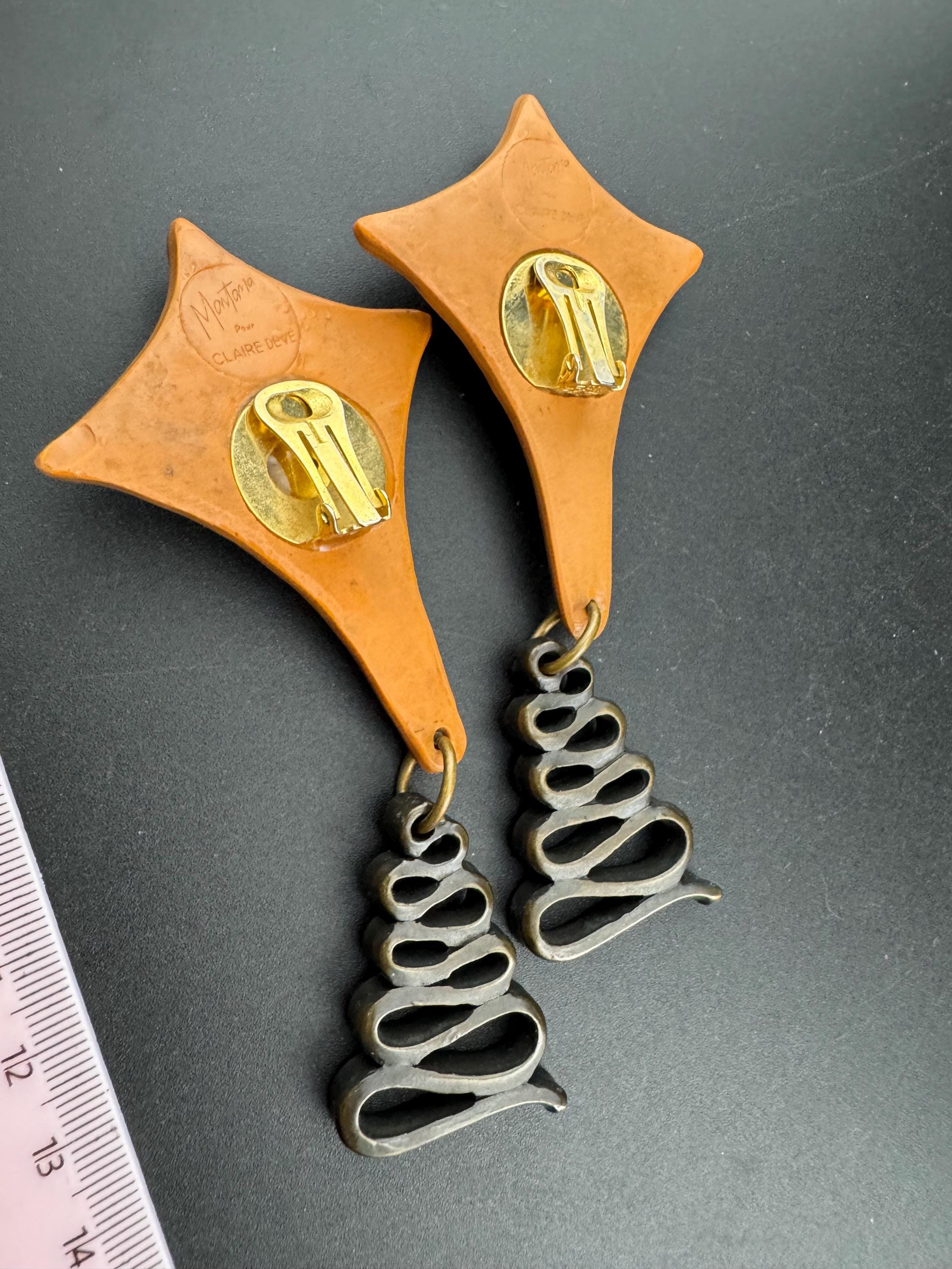 1980s signed Clare Deve for Claude Montana high end oversized pair of brown and tan resin clip on drop earrings , Paris designer