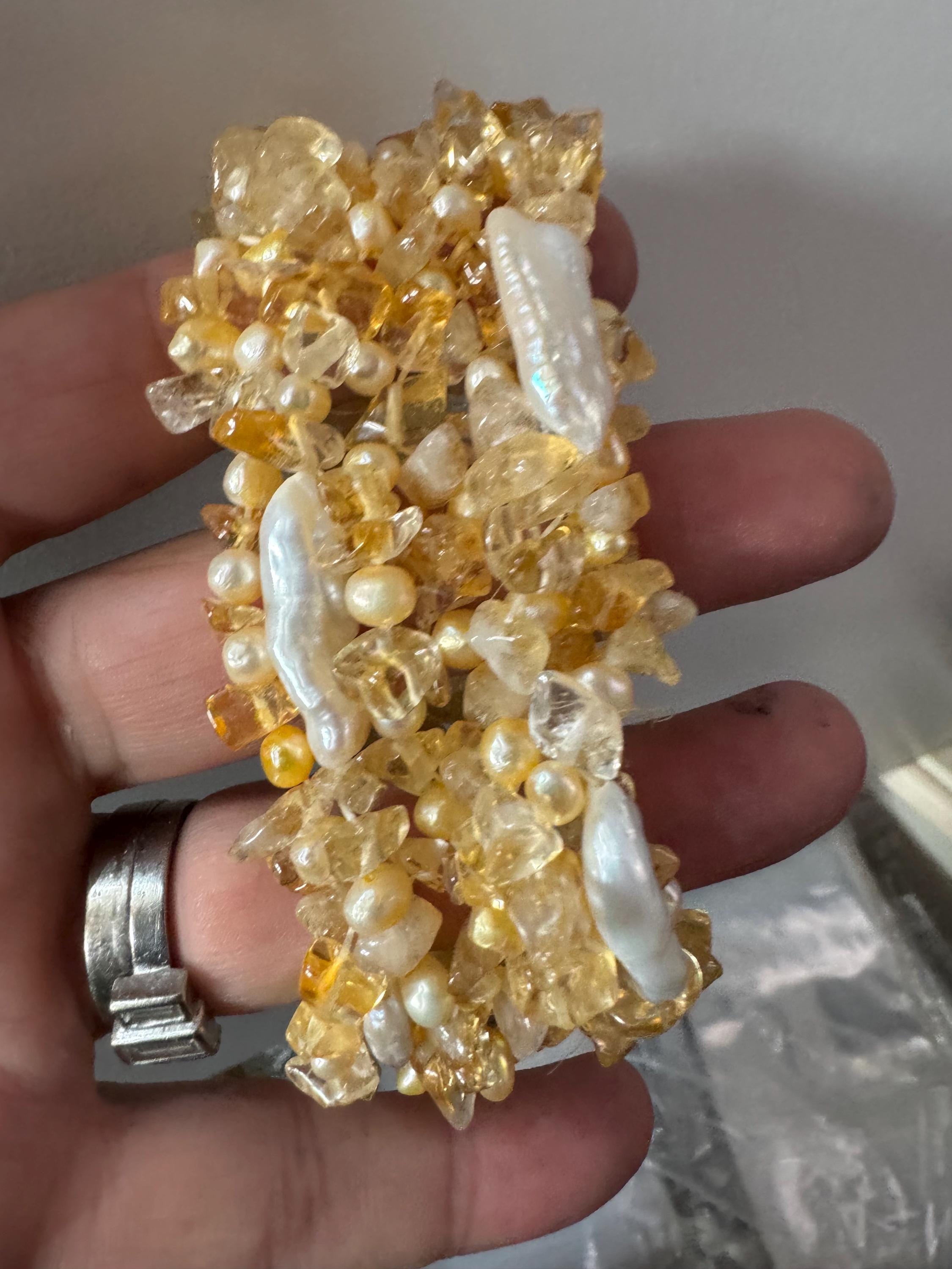 Vintage natural pearl Seashell MOP Mother or pearl and orange gemstone chip elasticated stretch bangle bracelet