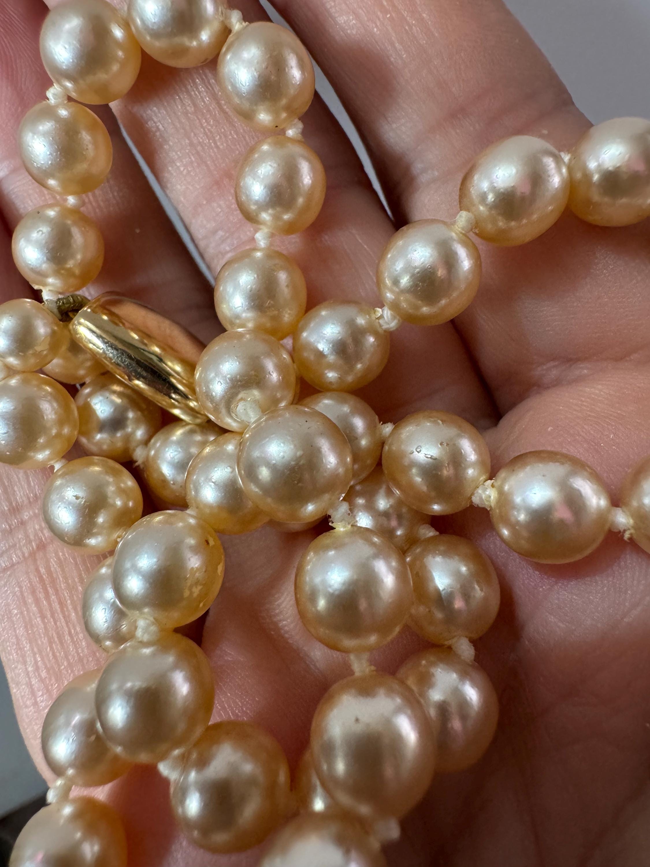 Signed m&S vintage cream acrylic pearl necklace gold tone 42cm 8mm beads