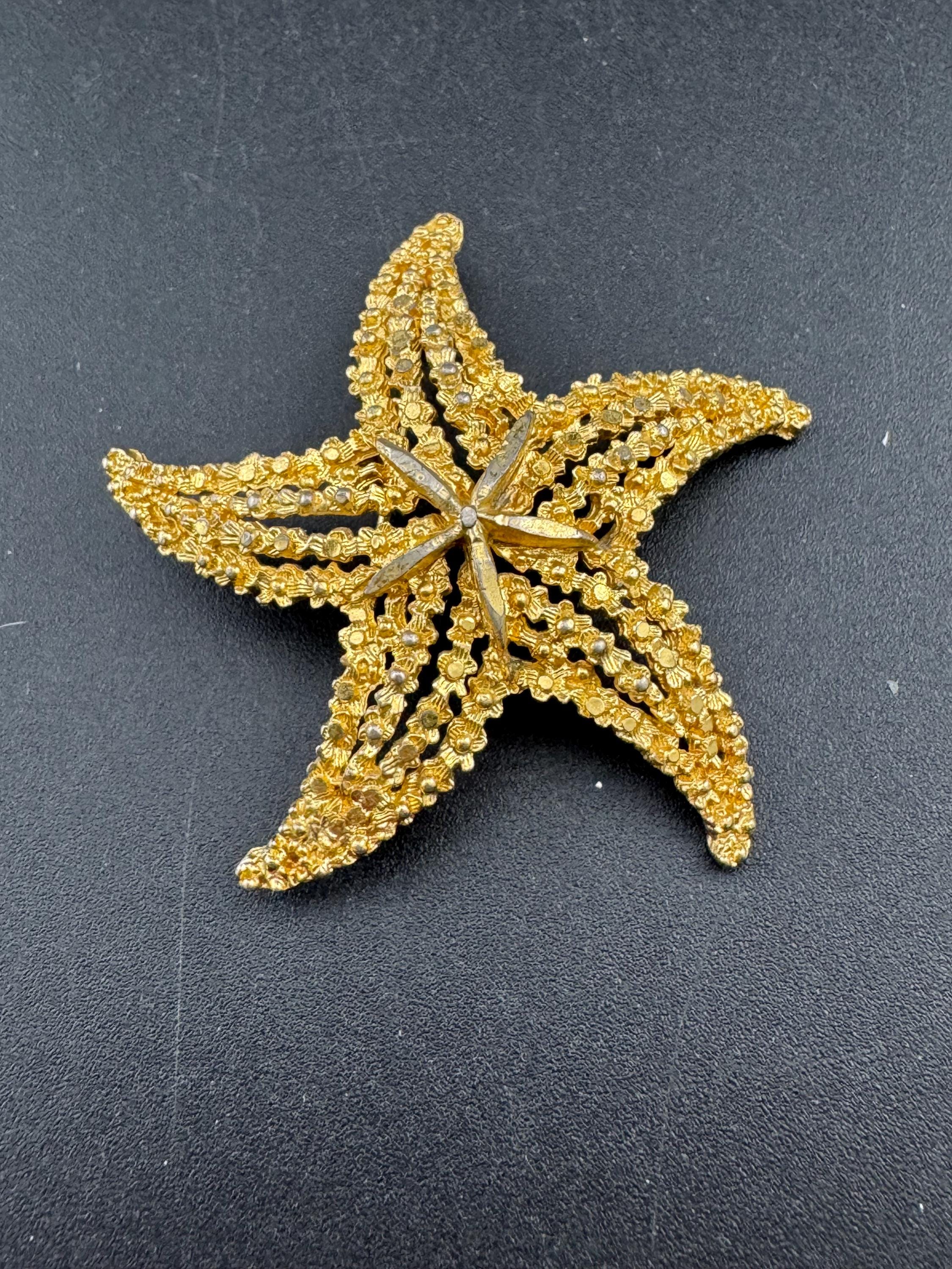 Signed BSK 5cm Vintage gold tone nautical starfish brooch