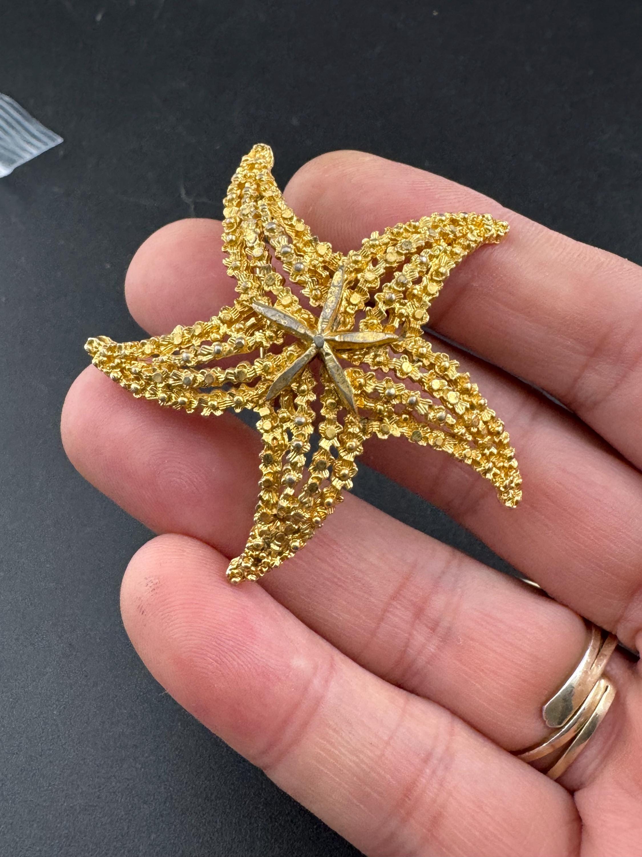 Signed BSK 5cm Vintage gold tone nautical starfish brooch
