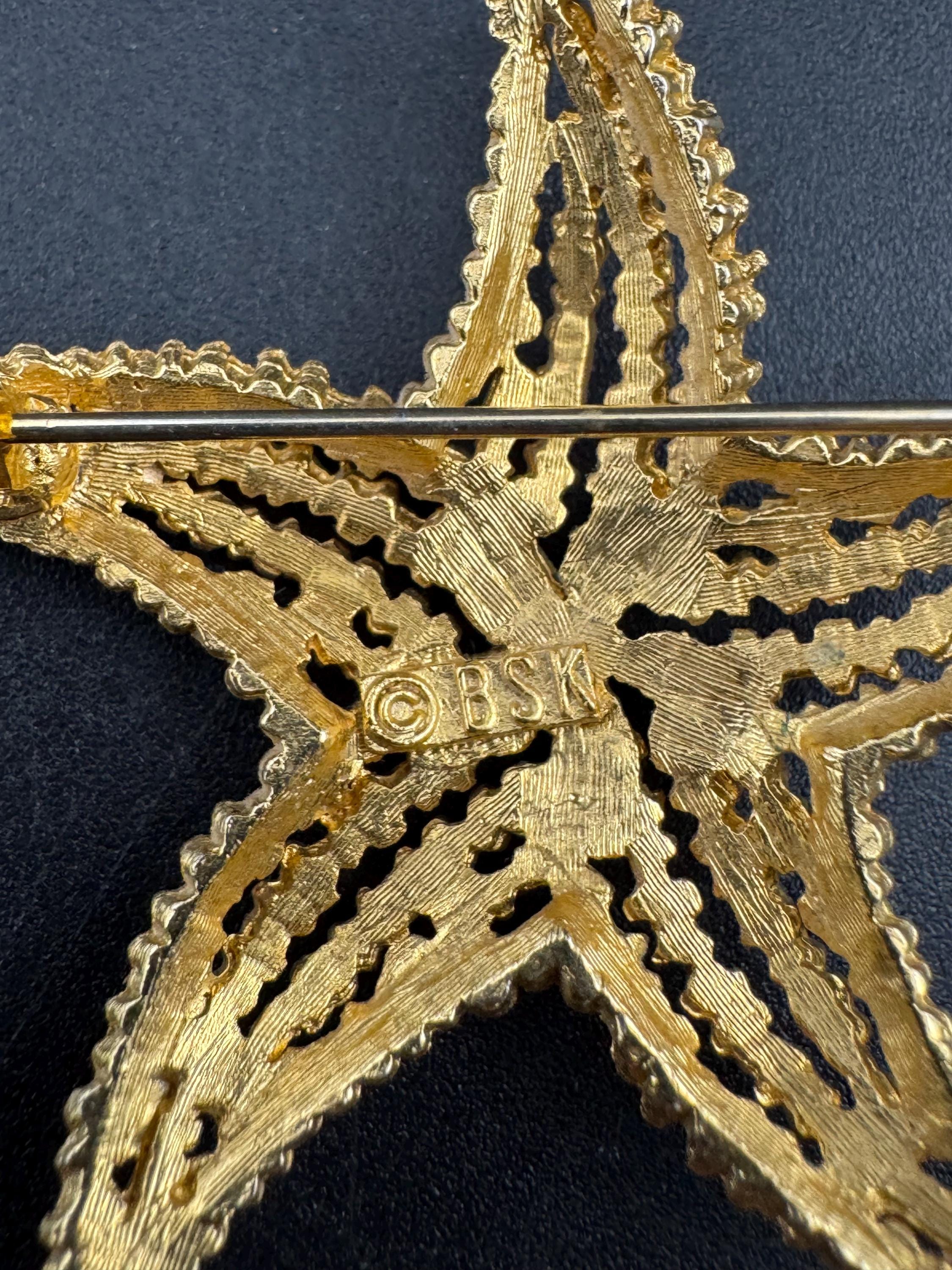 Signed BSK 5cm Vintage gold tone nautical starfish brooch