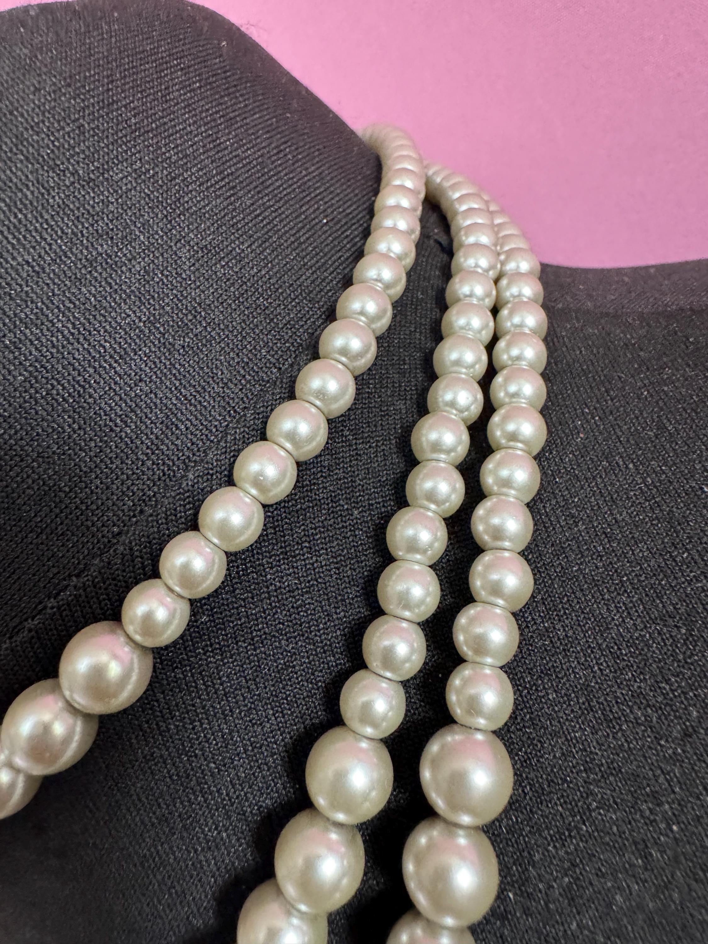 Retro Stylish silver tone grey glass beaded faux pearl Multistrand layering necklace weighty with rondelle beads
