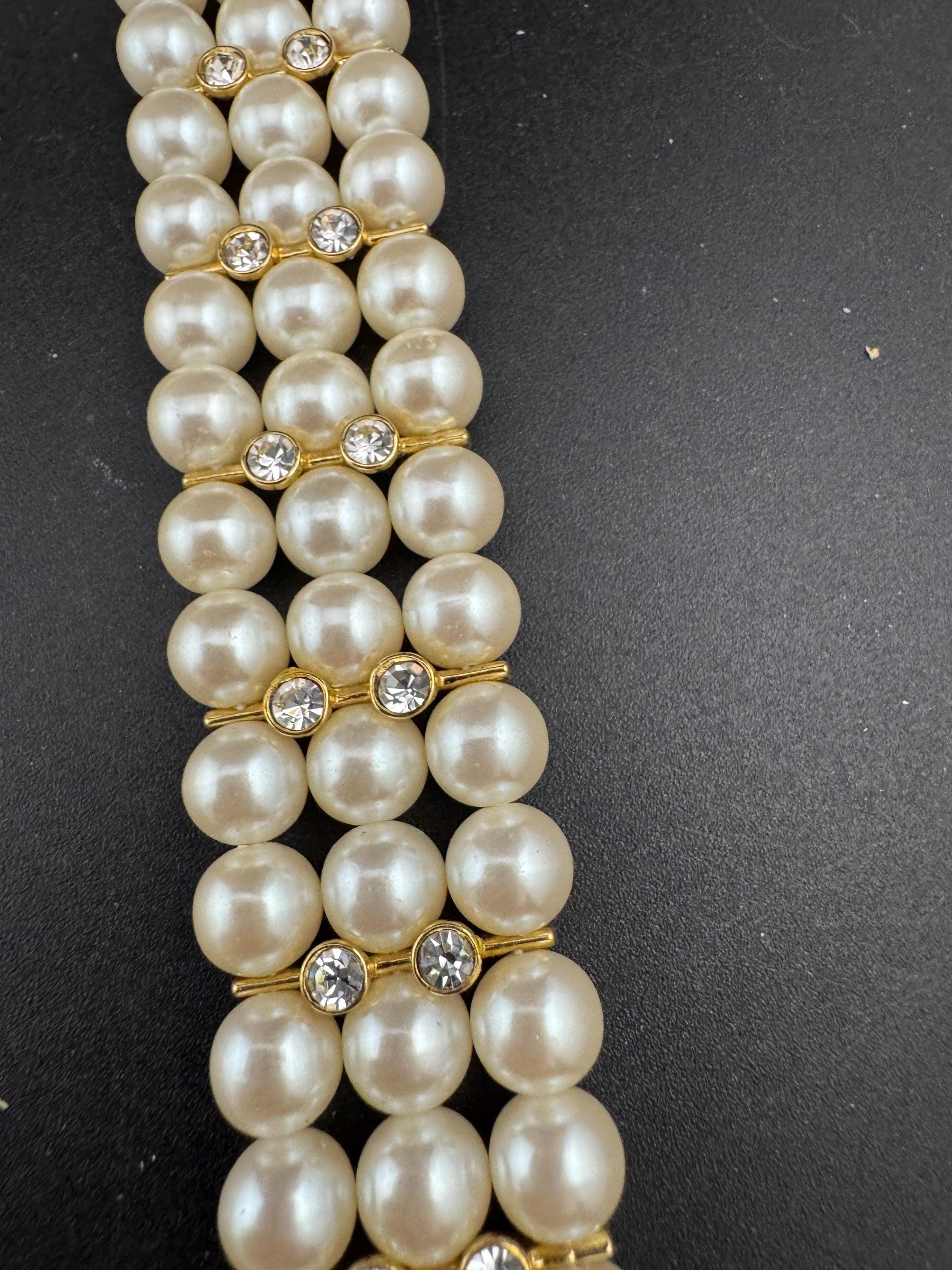 Petite fit 38cm sit on the neck 3 row Cream glass faux pearl choker necklace with clear rhinestone gold tone