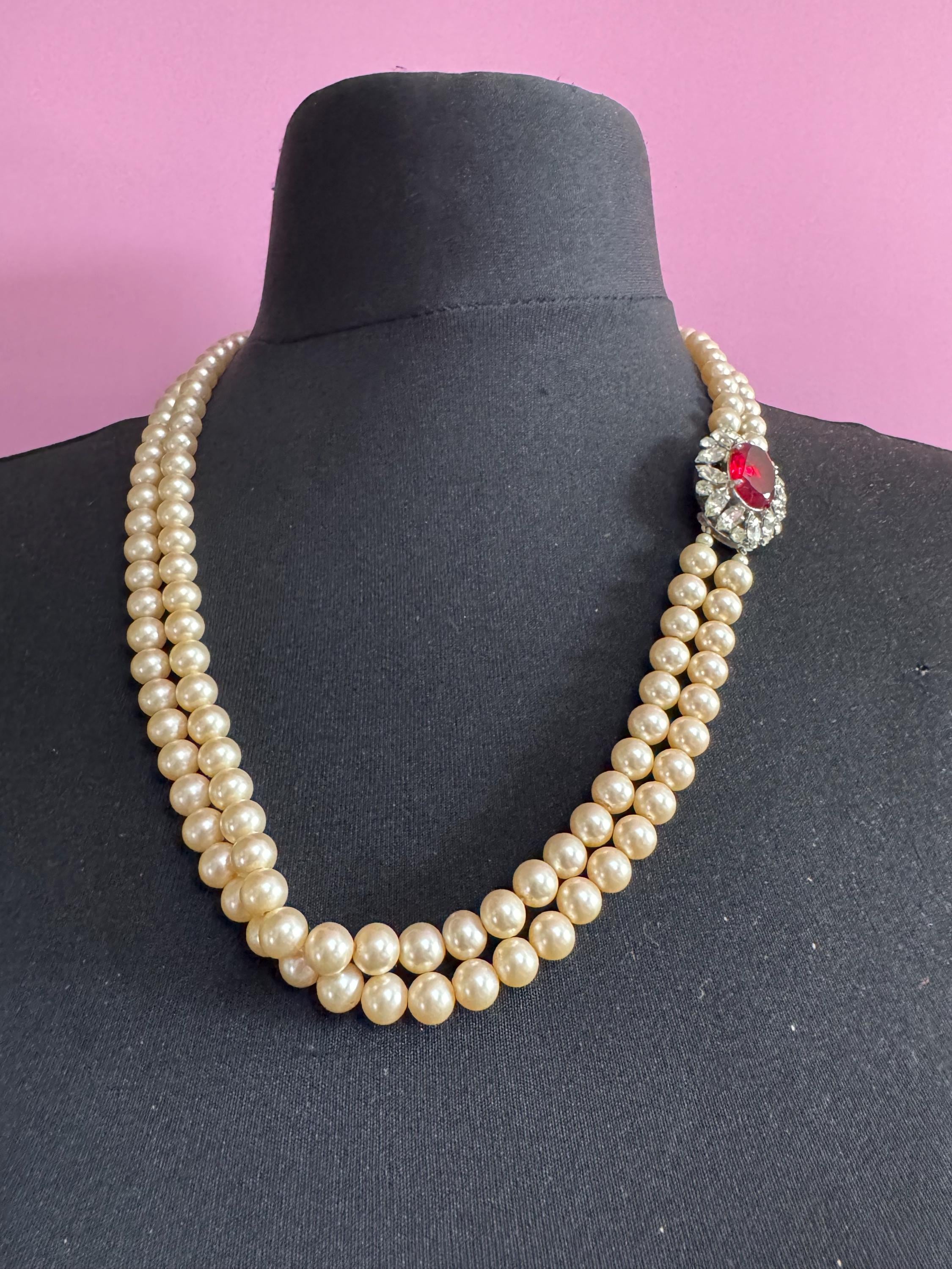 Fabulous vintage Double 2 strand row faux glass pearl choker necklace with central diamanté bright faux red ruby rhinestone clasp 63cm