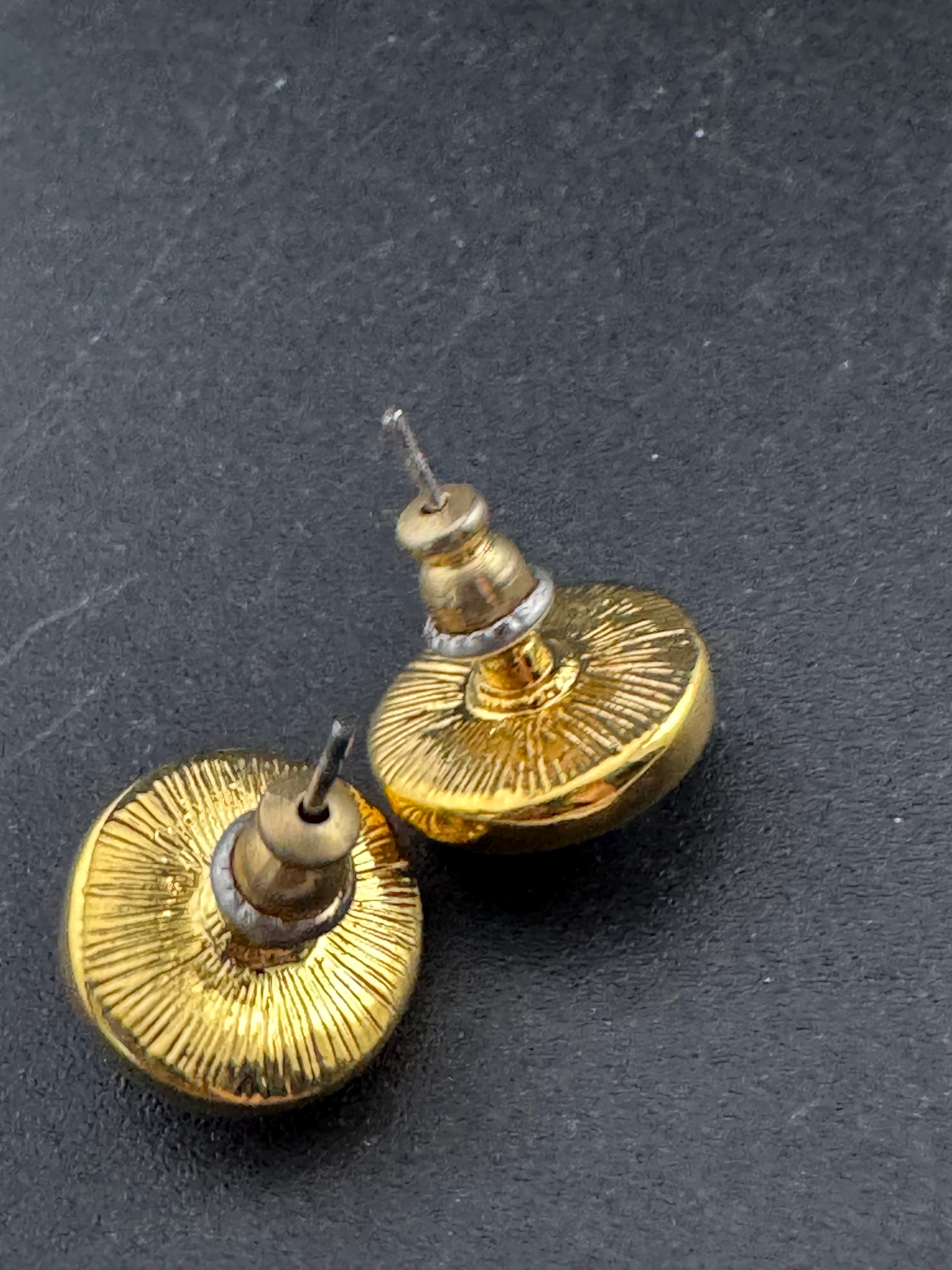 Vintage small dainty gold tone surround with modernist white faux pearl cabochon 12mm stud earrings for pierced ears