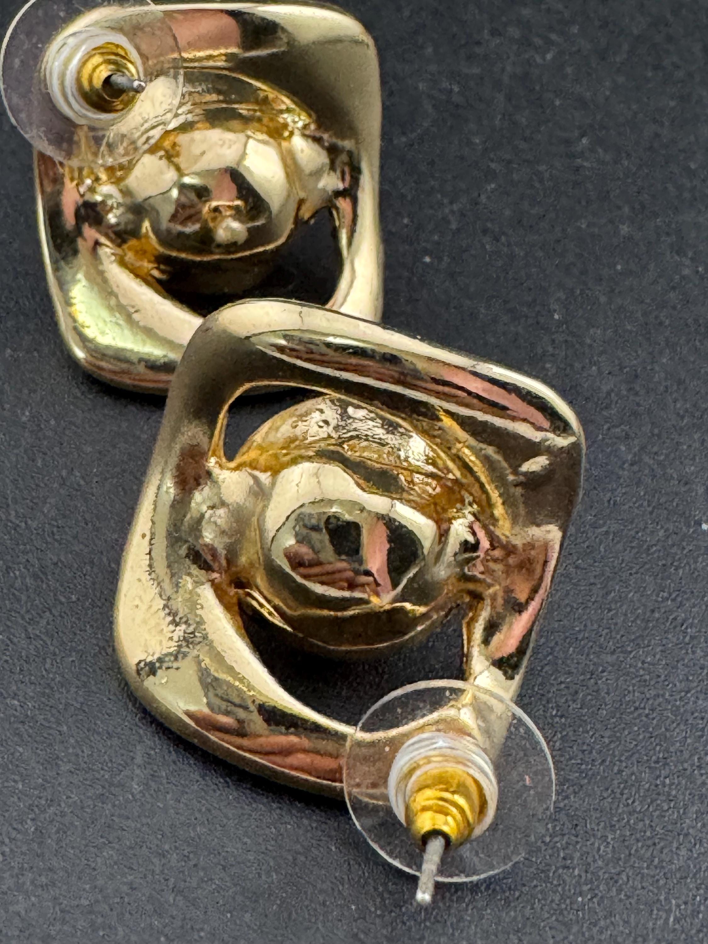 Vintage Gold Tone Faux Pearl Stud Earrings: Modernist Square Design