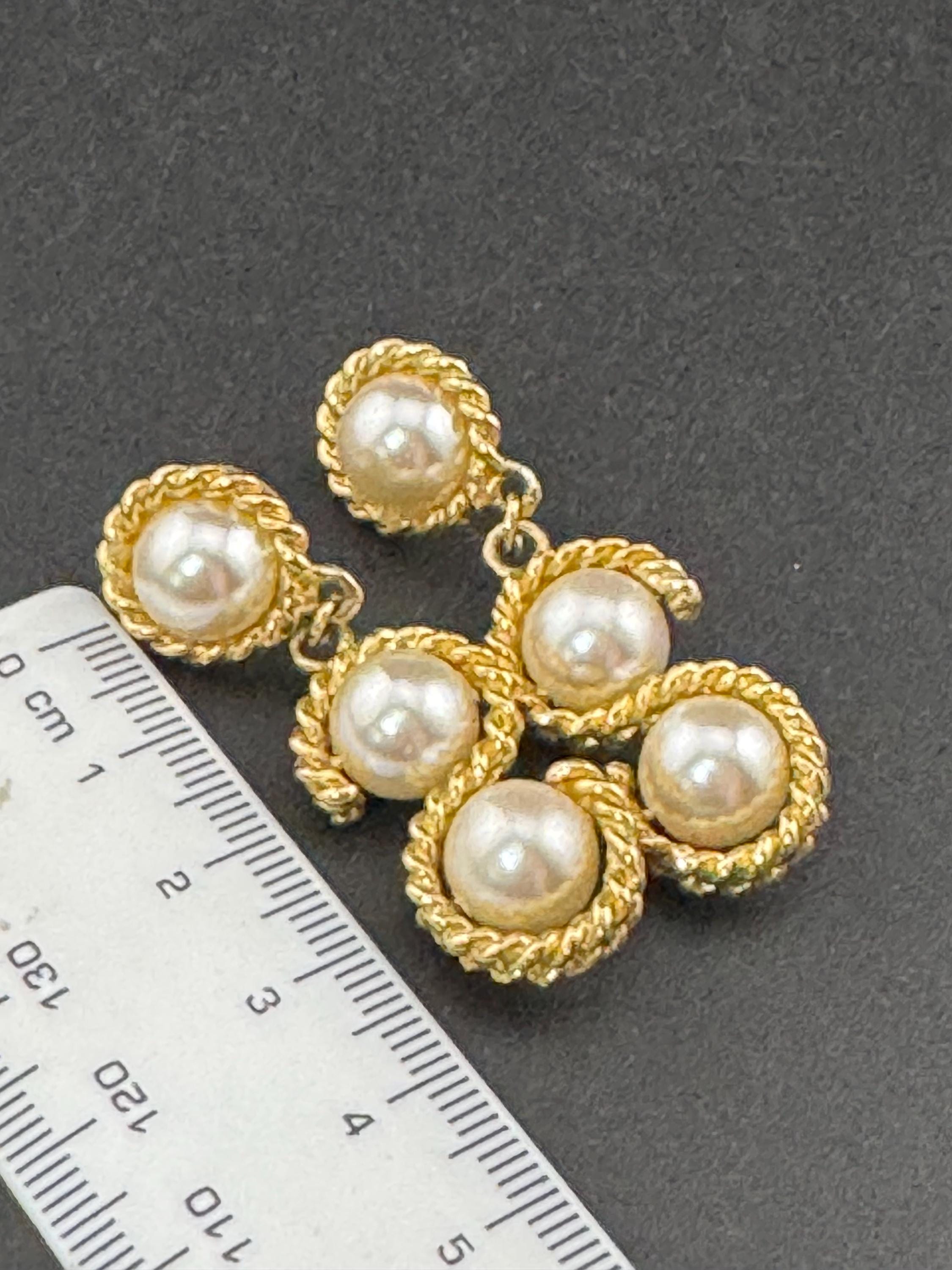 Vintage long gold tone rope edge twist double white pearl cabochon 80s dangly drop earrings for pierced ears