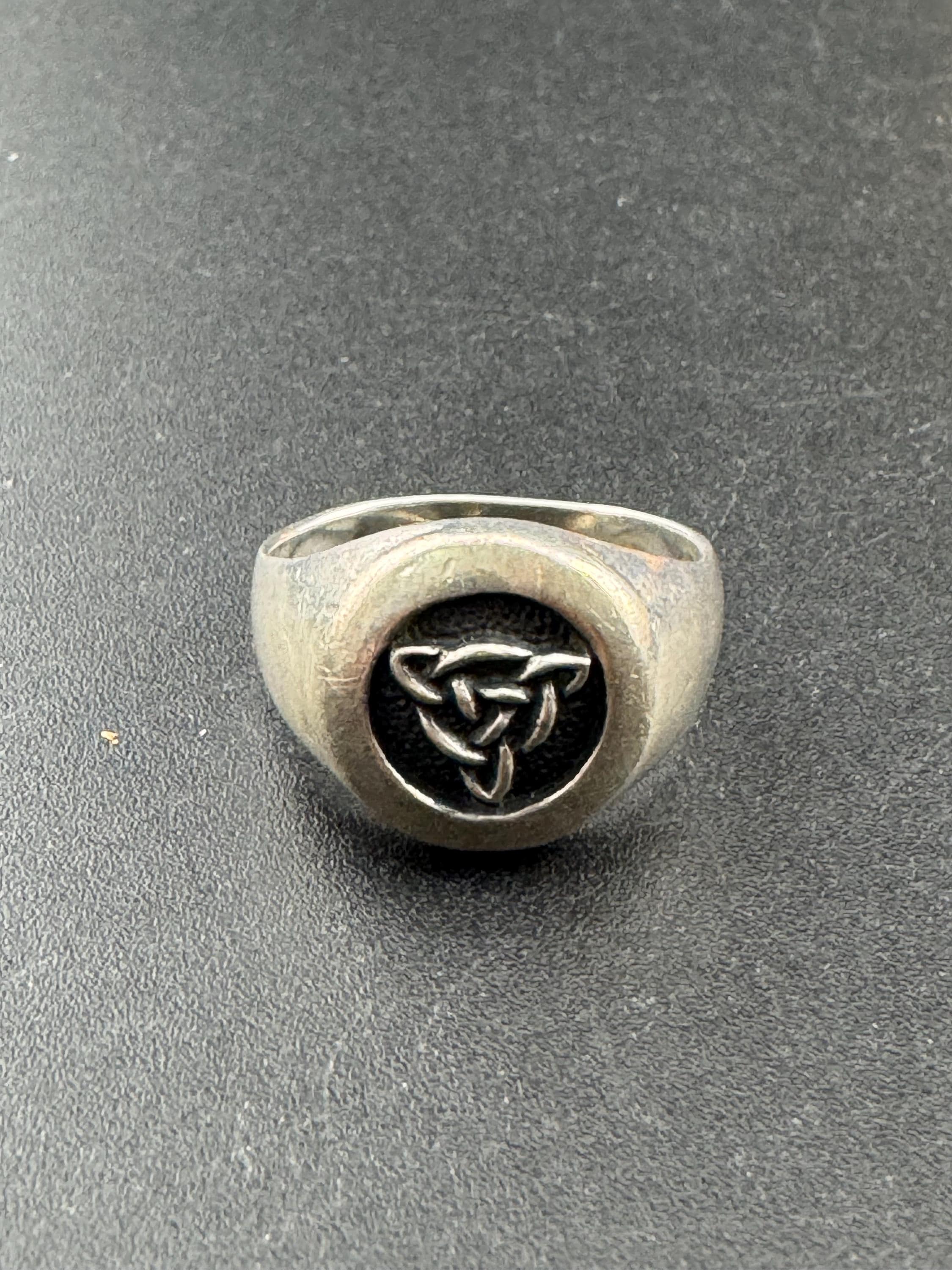 Oxidized Sterling Silver Celtic Triquetra Ring - Size T