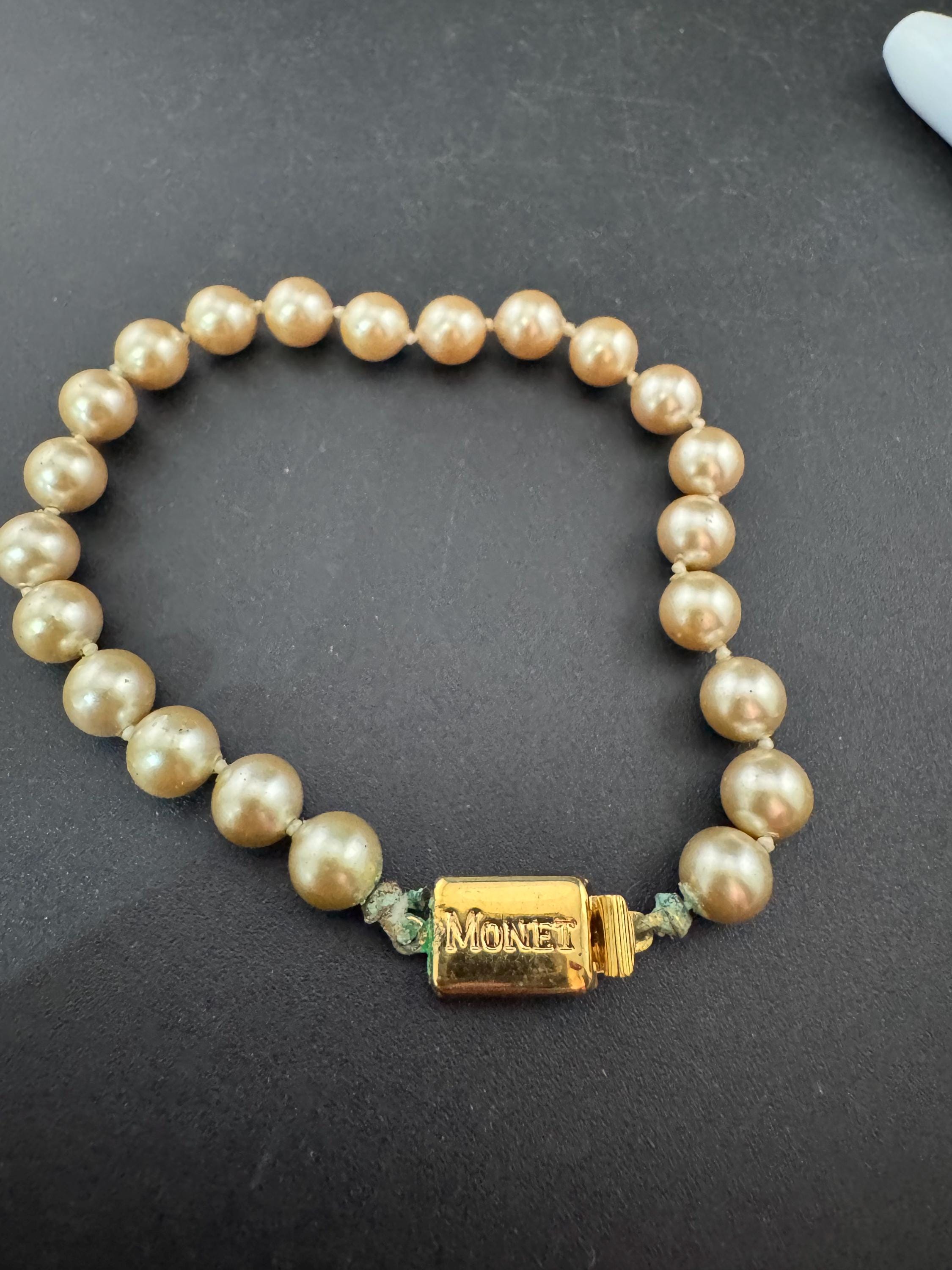 Vintage Signed Monet Faux Pearl Bracelet: Knotted Gold Tone, 21cm