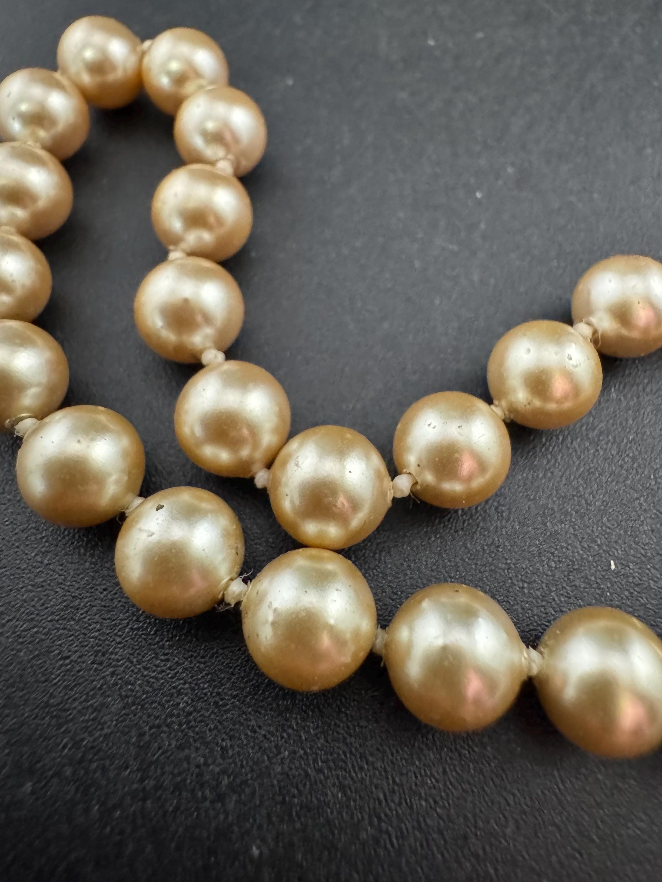 Vintage Signed Monet Faux Pearl Bracelet: Knotted Gold Tone, 21cm