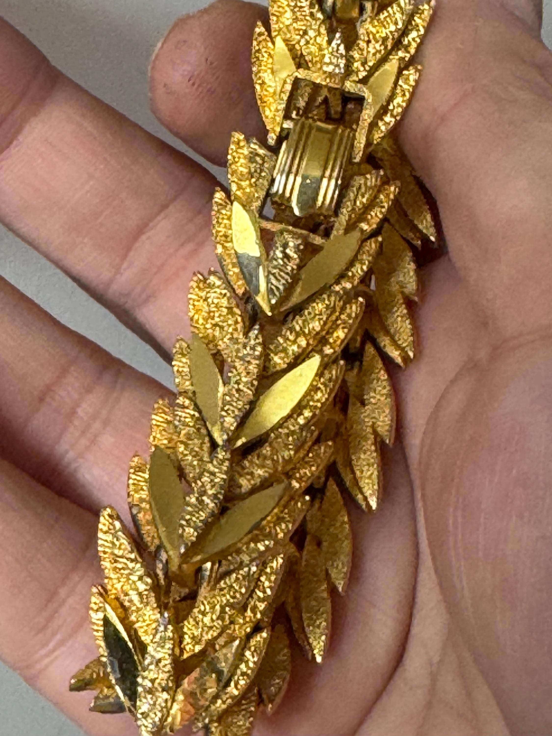 Vintage gold tone modernist abstract brutalist chunky panel link chevron bracelet 18.5cm x 2cm