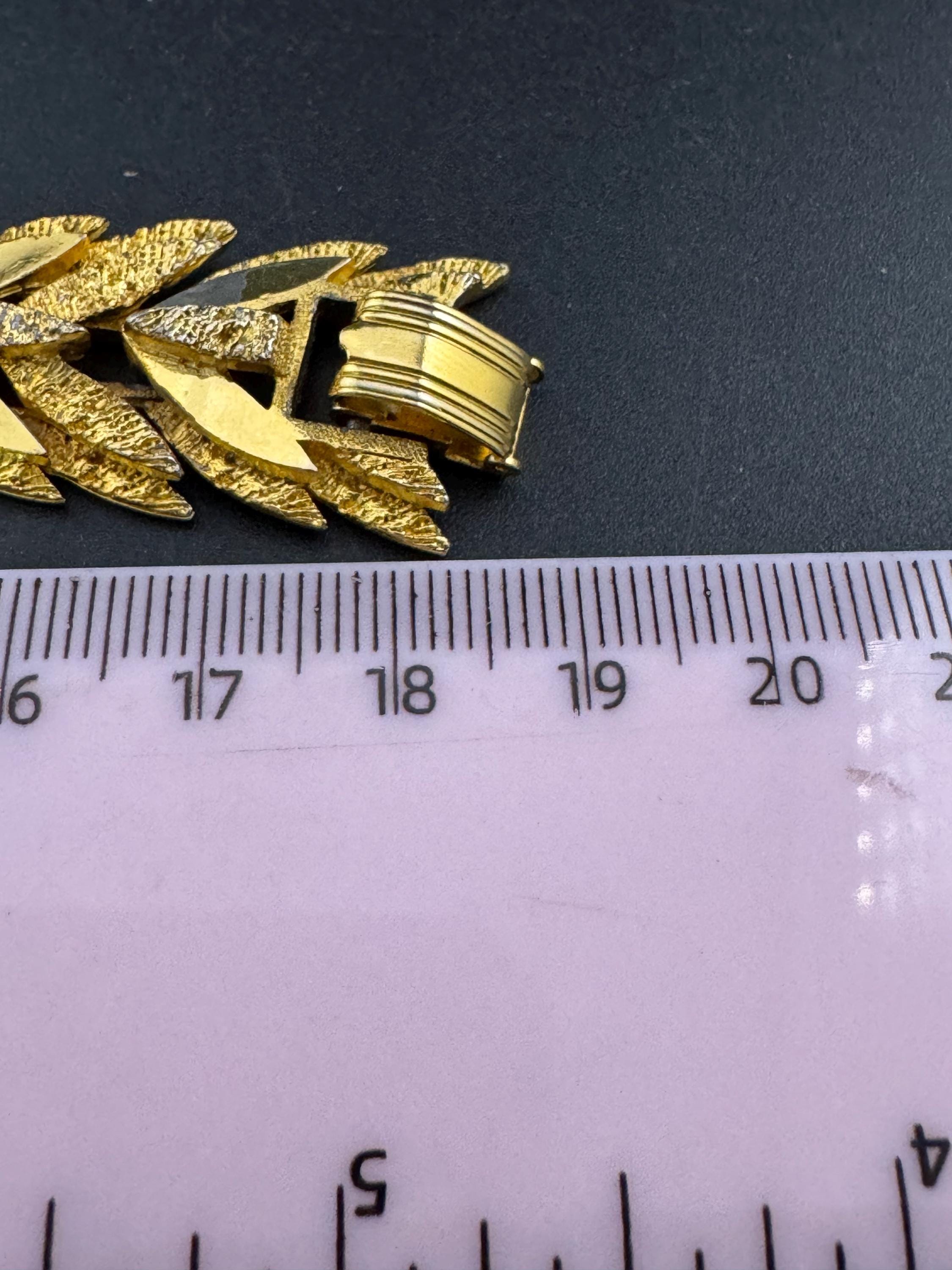 Vintage gold tone modernist abstract brutalist chunky panel link chevron bracelet 18.5cm x 2cm
