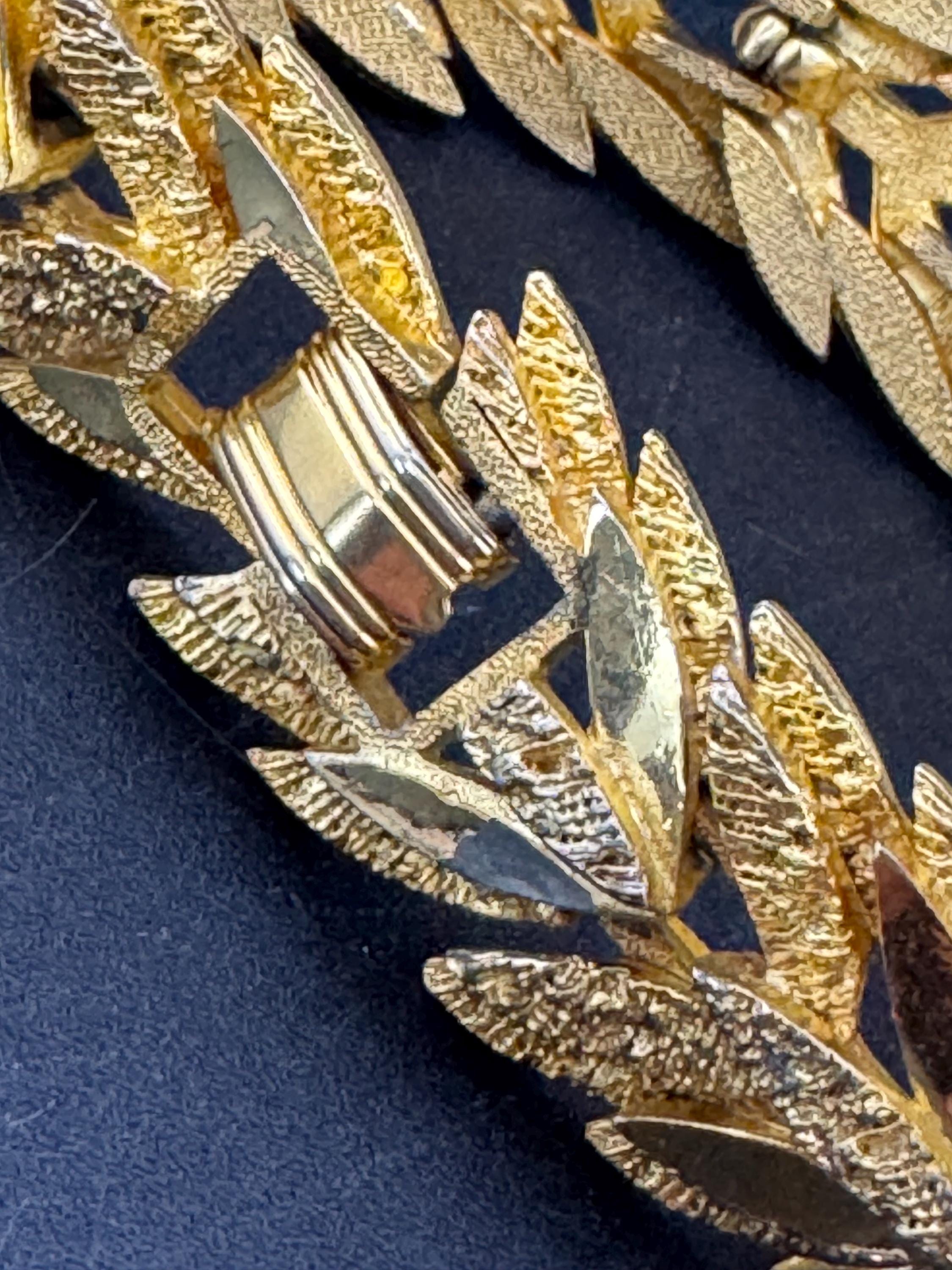 Vintage gold tone modernist abstract brutalist chunky panel link chevron bracelet 18.5cm x 2cm