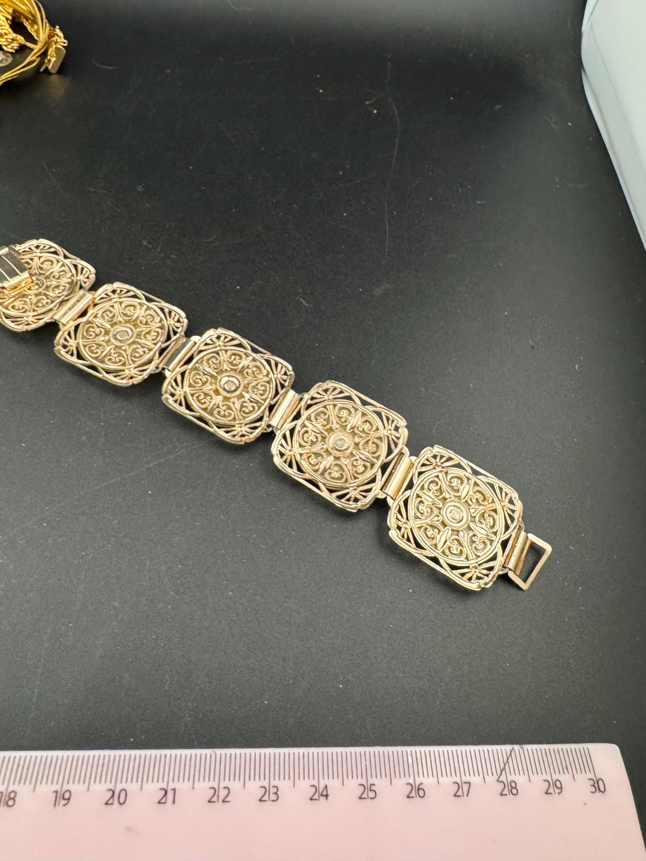 Vintage Nautical Lucite & Faux Pearl Bracelet: Gold Tone Ships Wheel