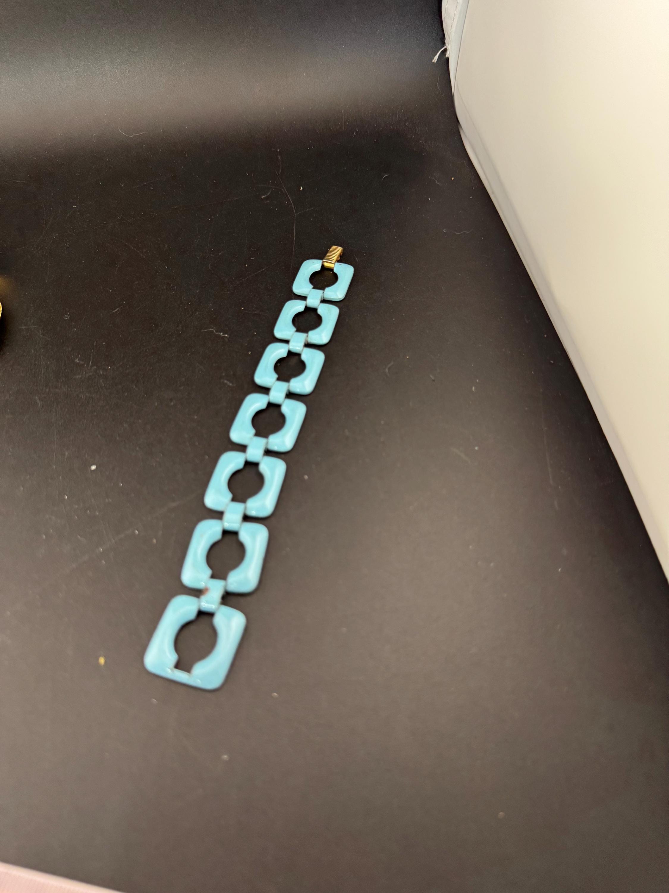 Vintage turquoise blue enamel chain link statement bracelet gold tone modernist nautical summer