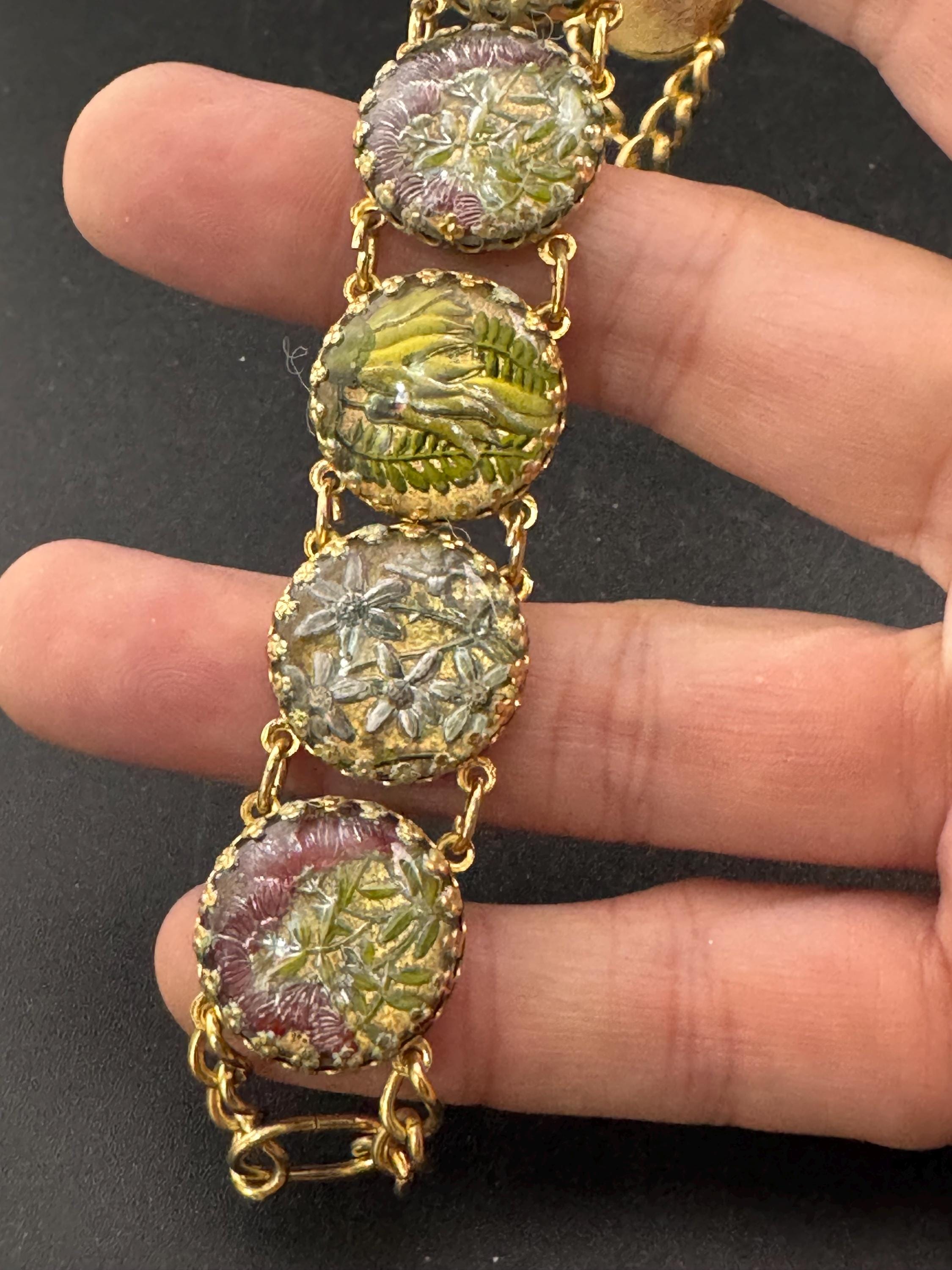 Vintage 1940s pretty rolled Gold plated Lucite floral inset Cabochons panel link Bracelet 20.5cm x 2cm