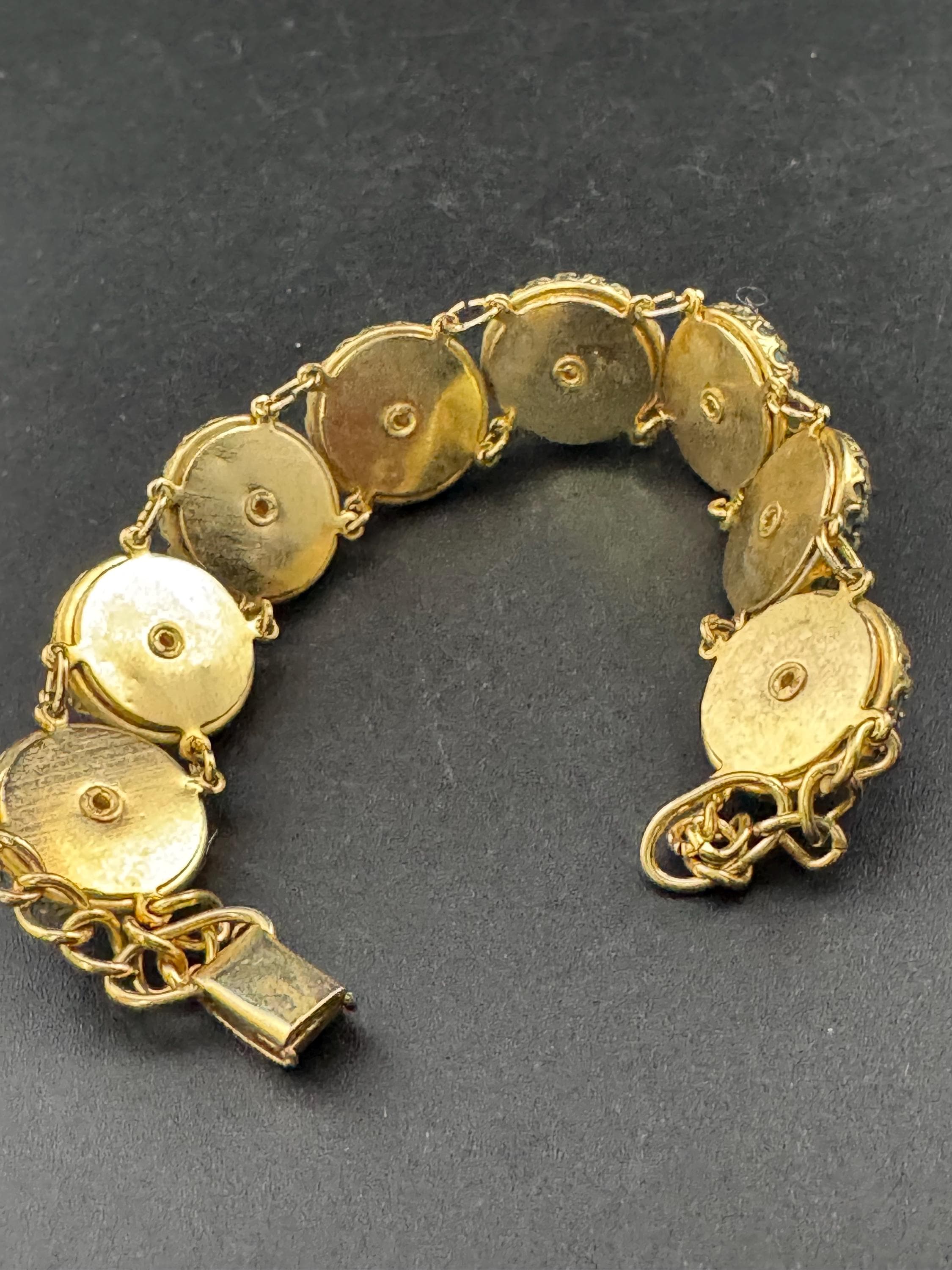 Vintage 1940s pretty rolled Gold plated Lucite floral inset Cabochons panel link Bracelet 20.5cm x 2cm