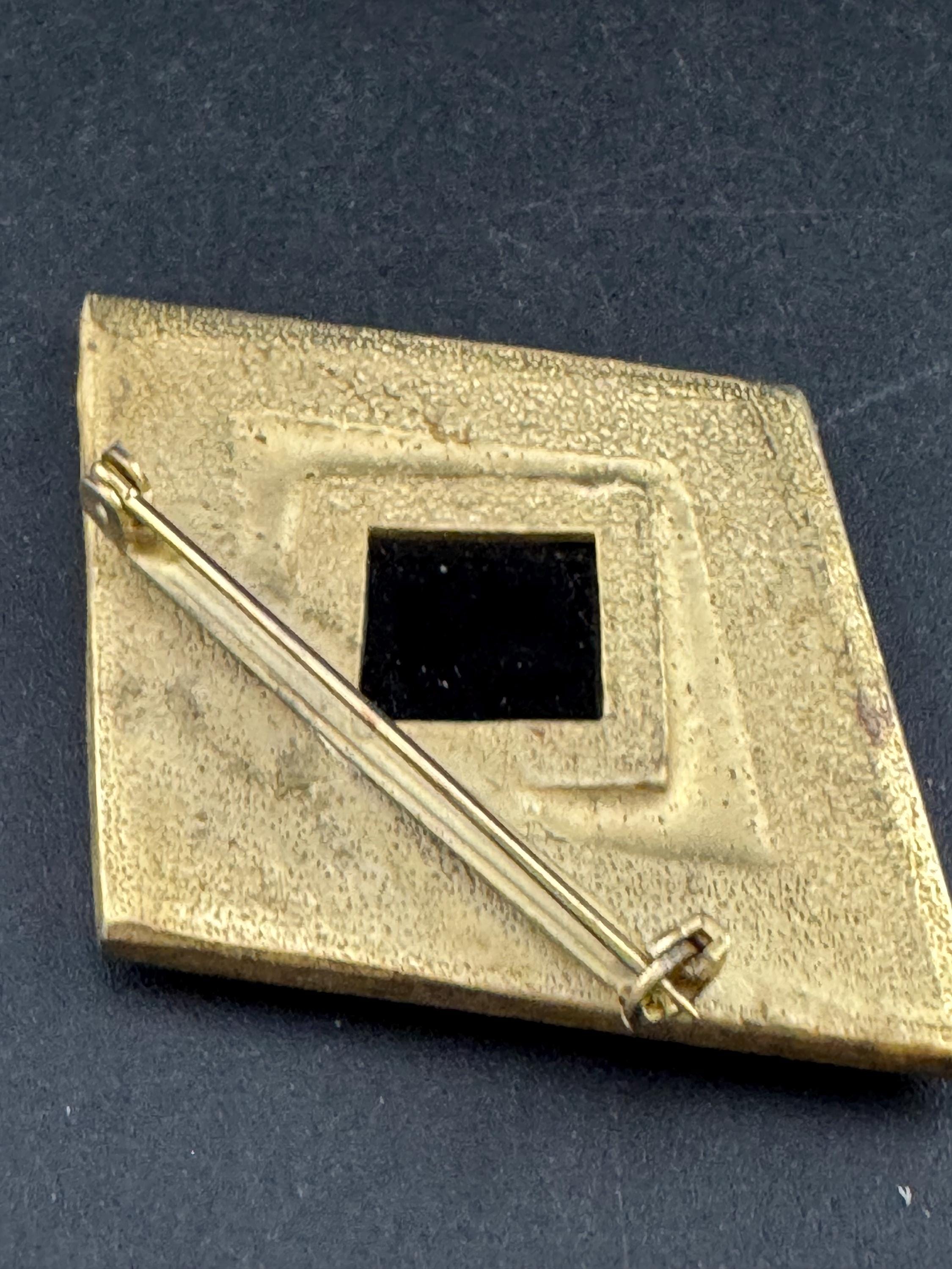 vintage 6cm Matt gold tone geometric black faux crystal cabochon stylish brooch