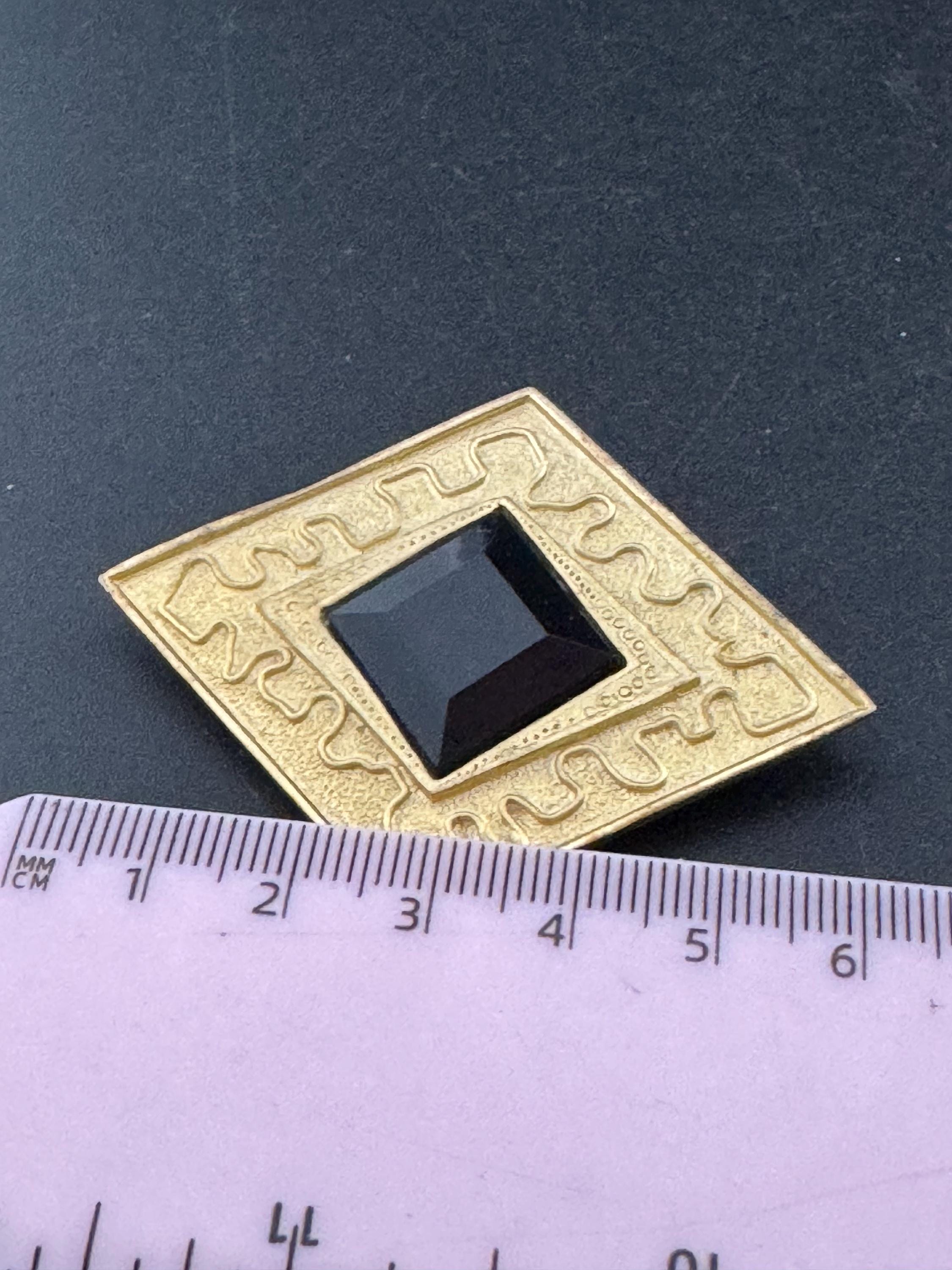 vintage 6cm Matt gold tone geometric black faux crystal cabochon stylish brooch