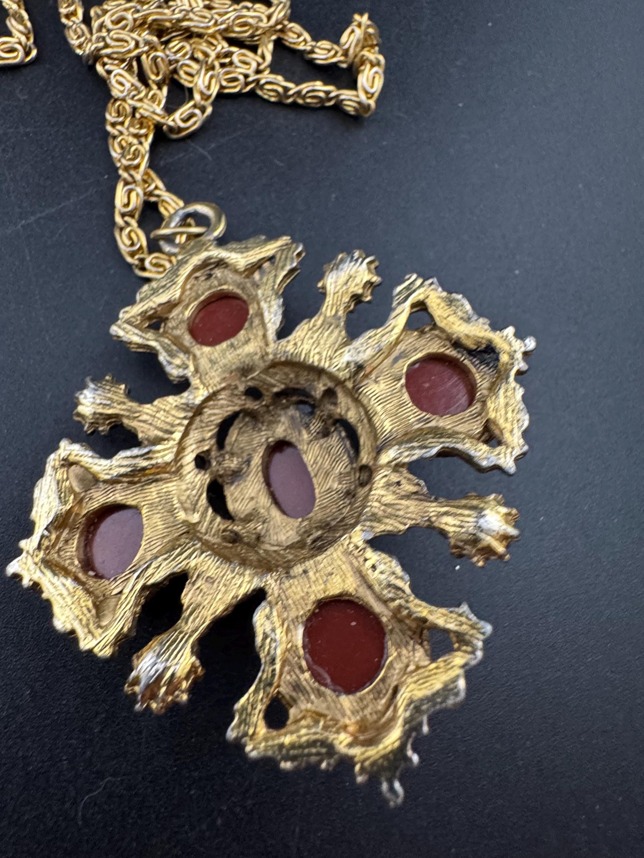 vintage carnelian red brown faux gemstone cabochons Maltese cross Pendant necklace, gold tone 1970s