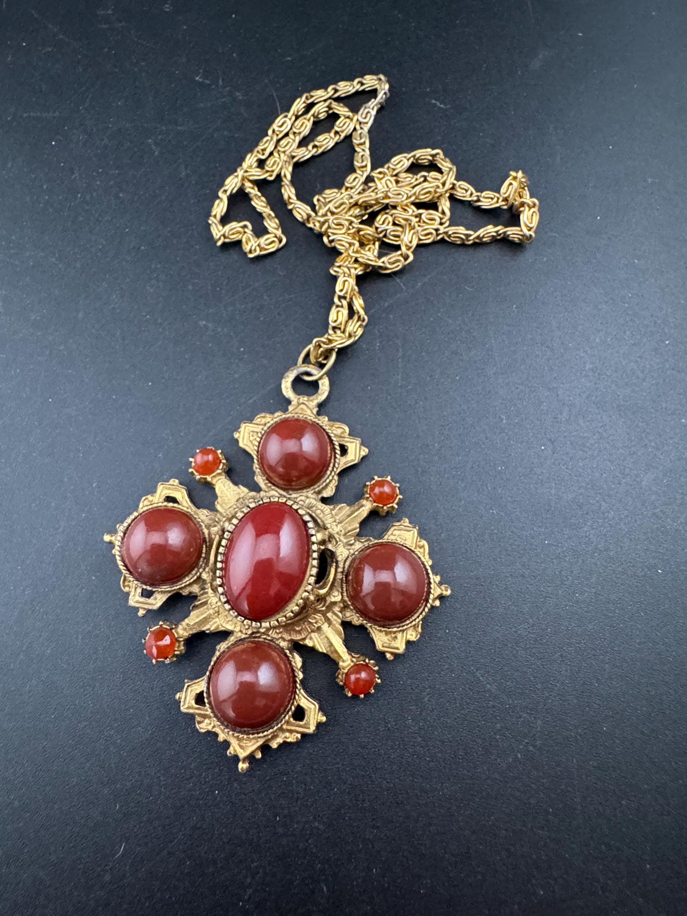 vintage carnelian red brown faux gemstone cabochons Maltese cross Pendant necklace, gold tone 1970s