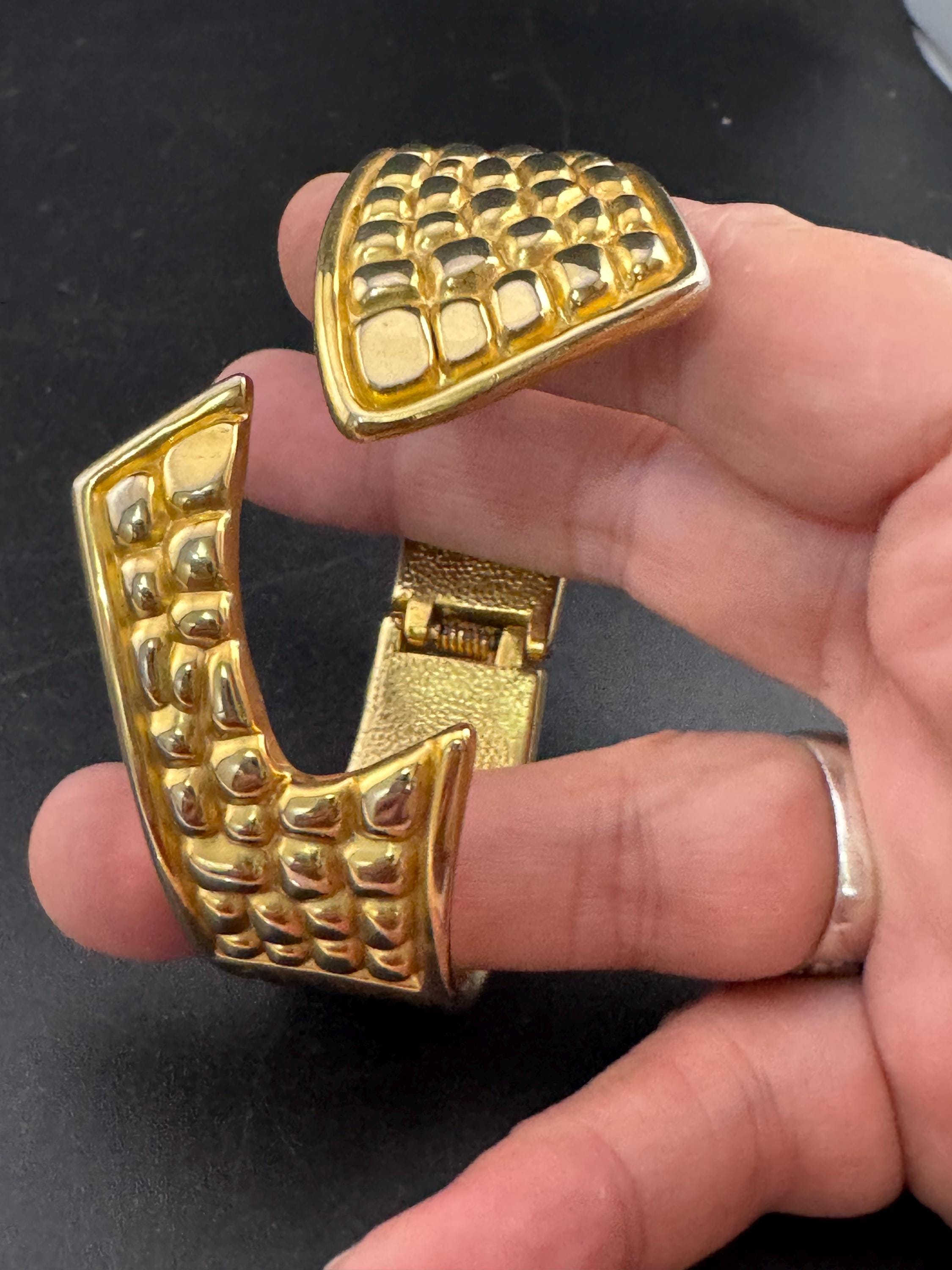 Vintage chunky textured gold wide clamper bangle Bracelet 1980s 1990s
