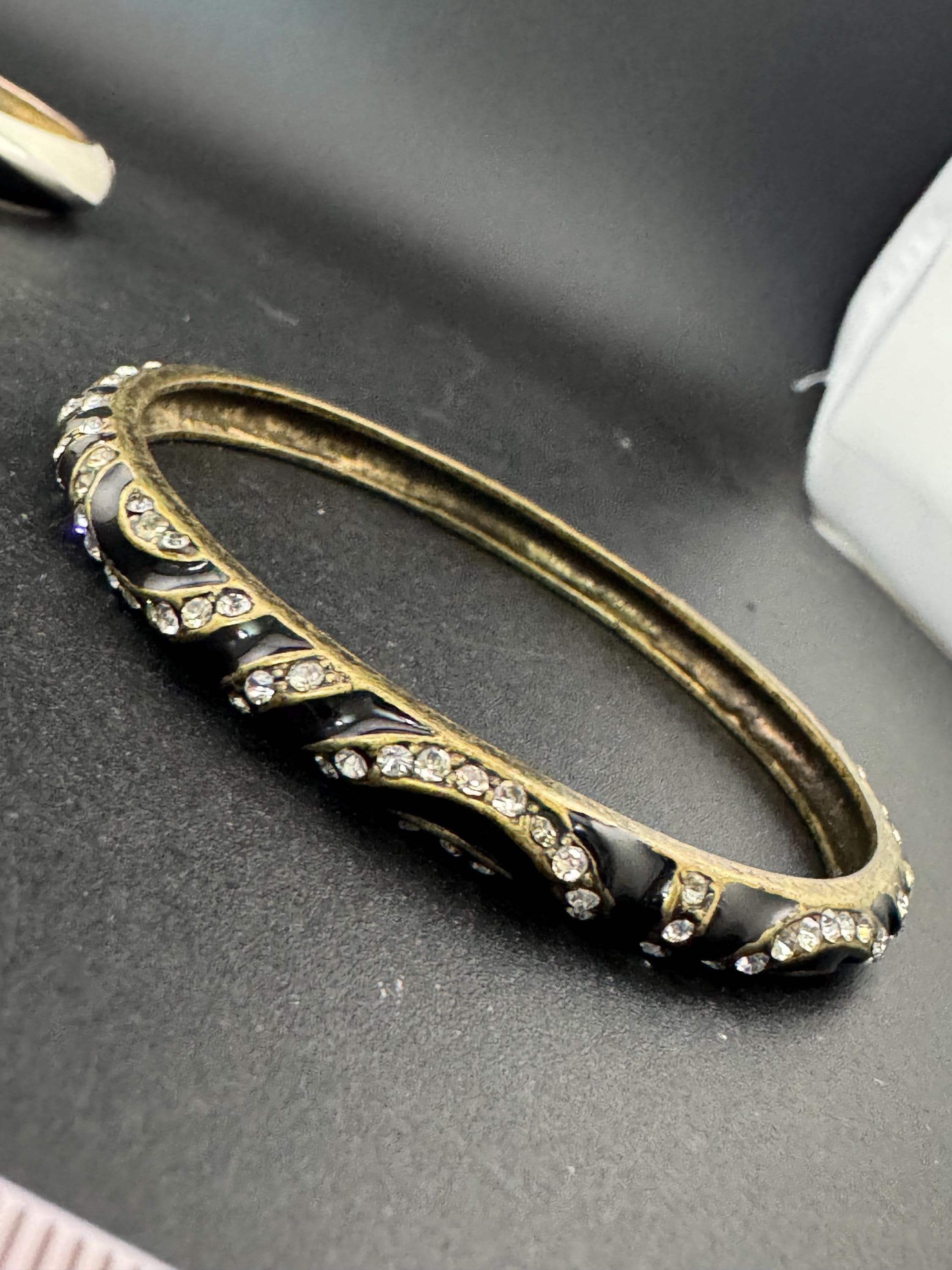 Vintage clear crystal diamanté, black enamel fixed round slim bangle , 80s