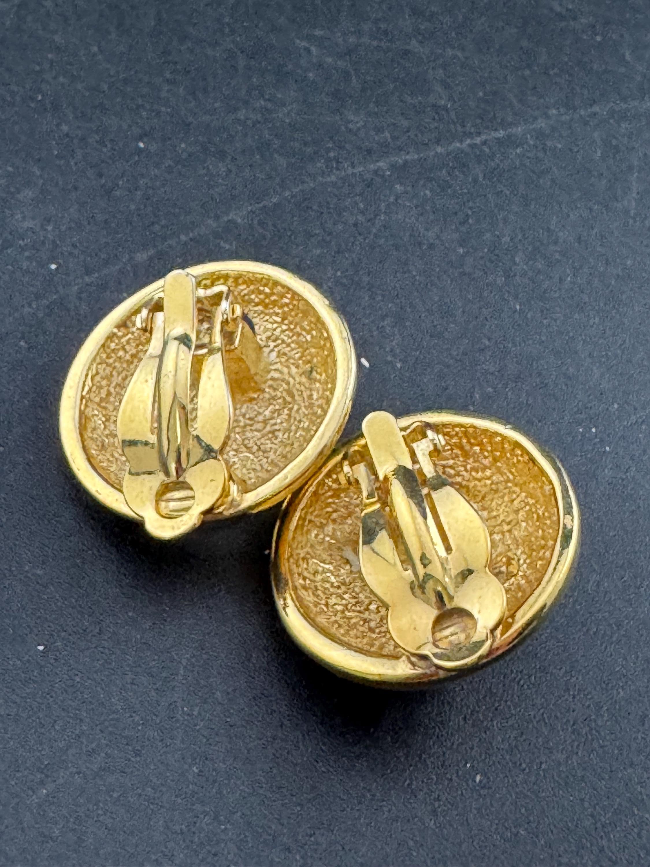 Vintage 80s round domed clear crystal diamanté clip on stud earrings gold tone