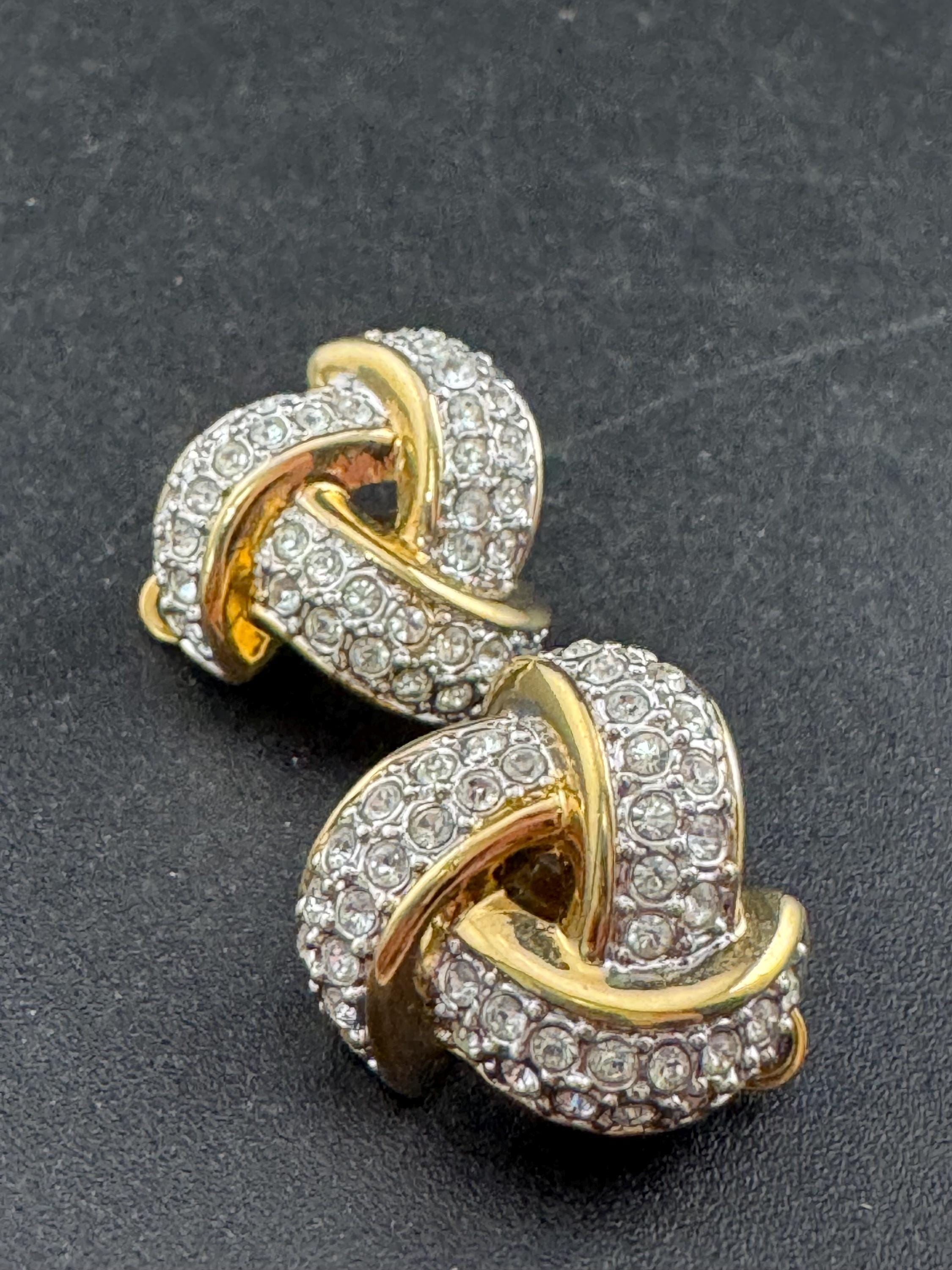 Vintage gold tone clear Rhinestone diamante stud knot clip on earrings